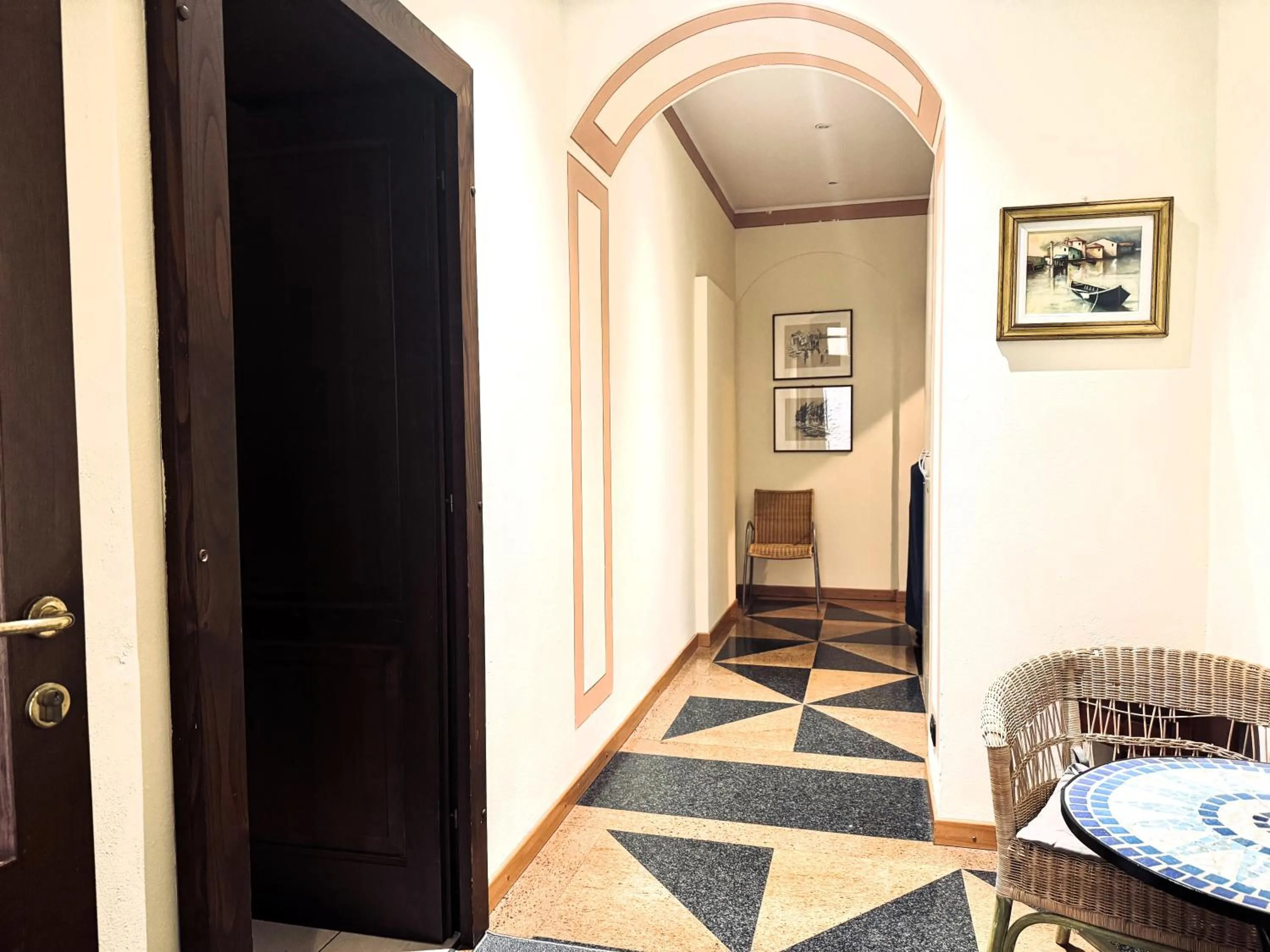 Photo of the whole room in Hotel Marco's