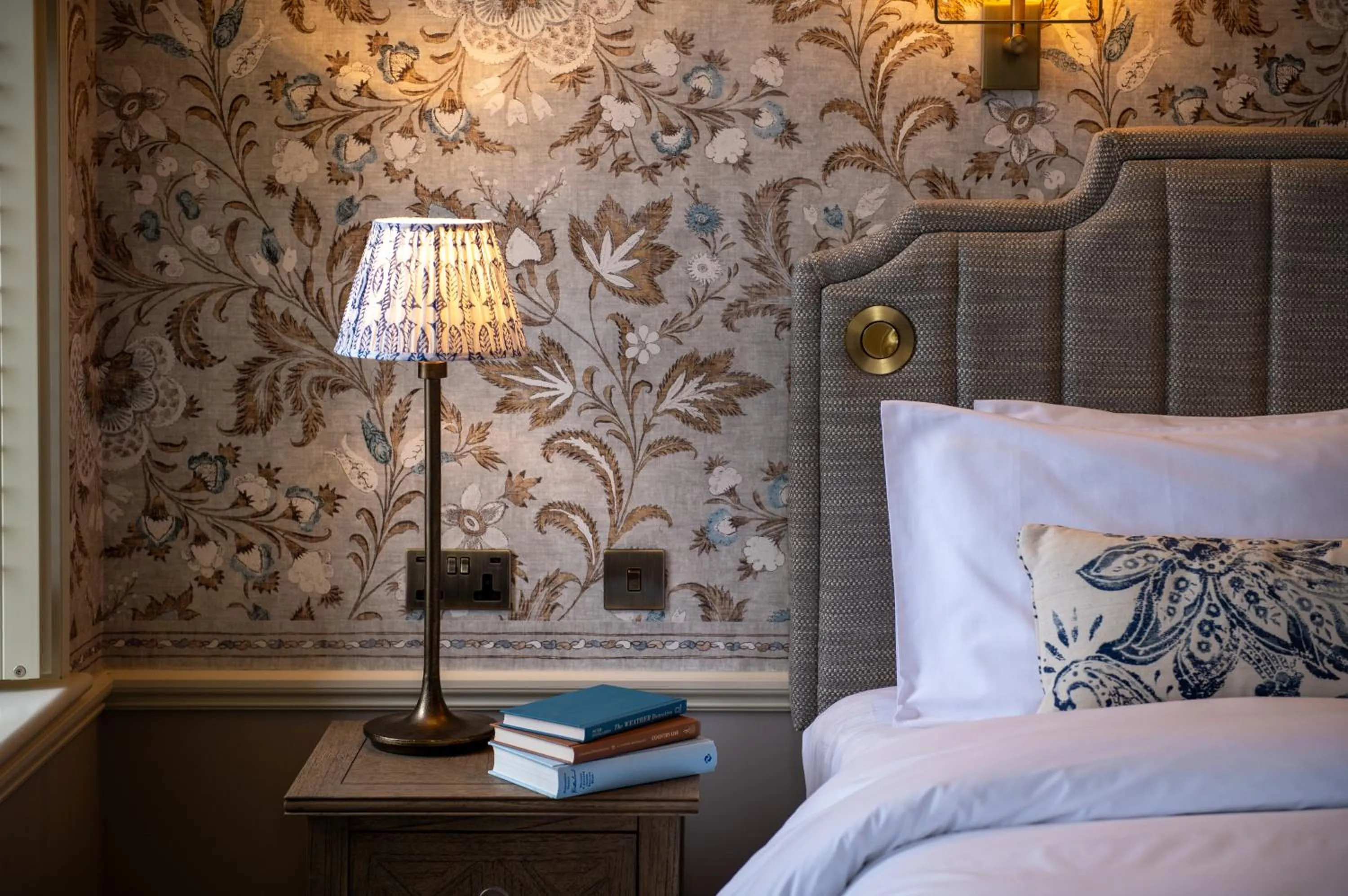 Bed in Langdale Chase Hotel