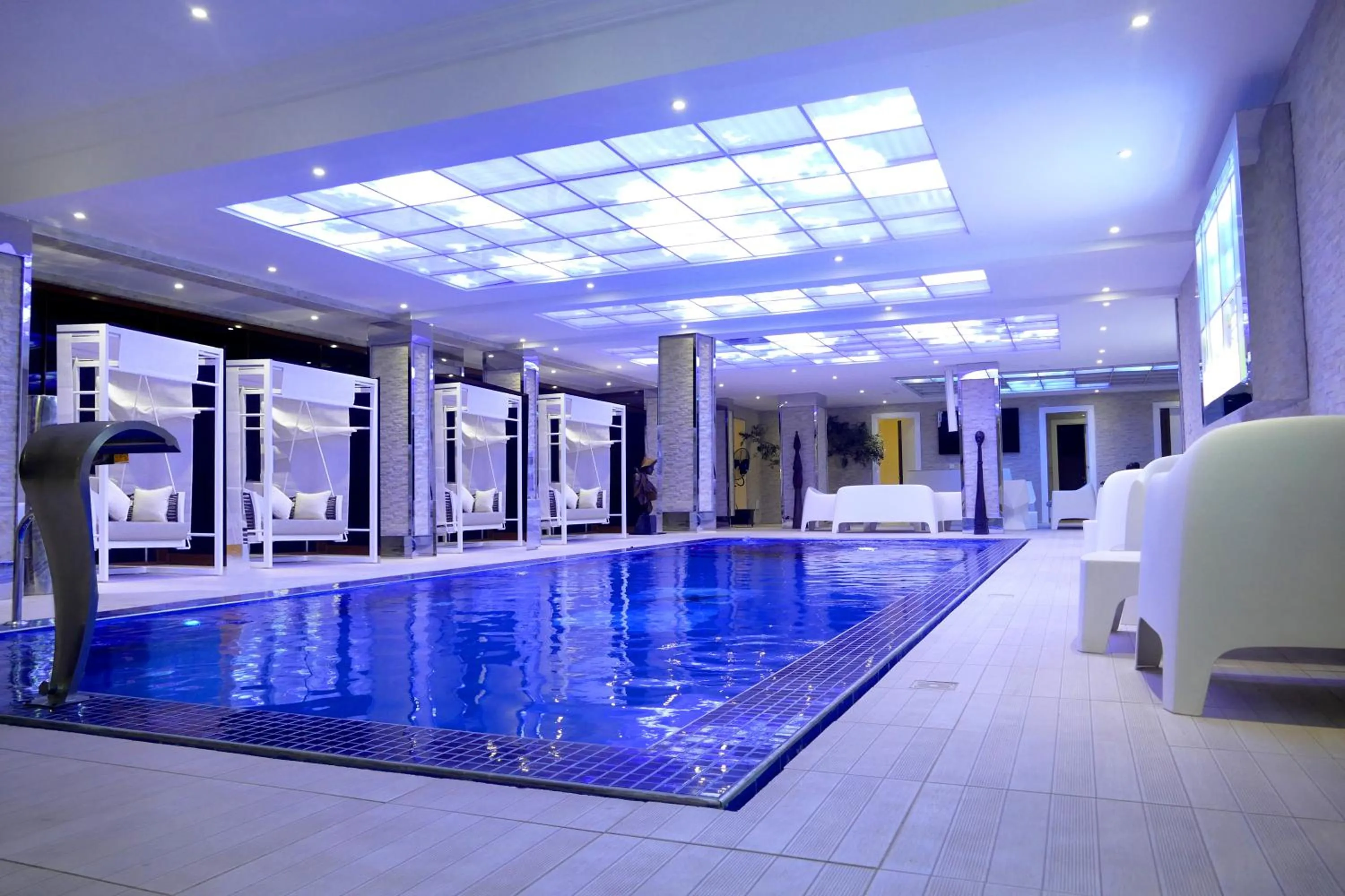 Swimming pool in The Wells Carlton