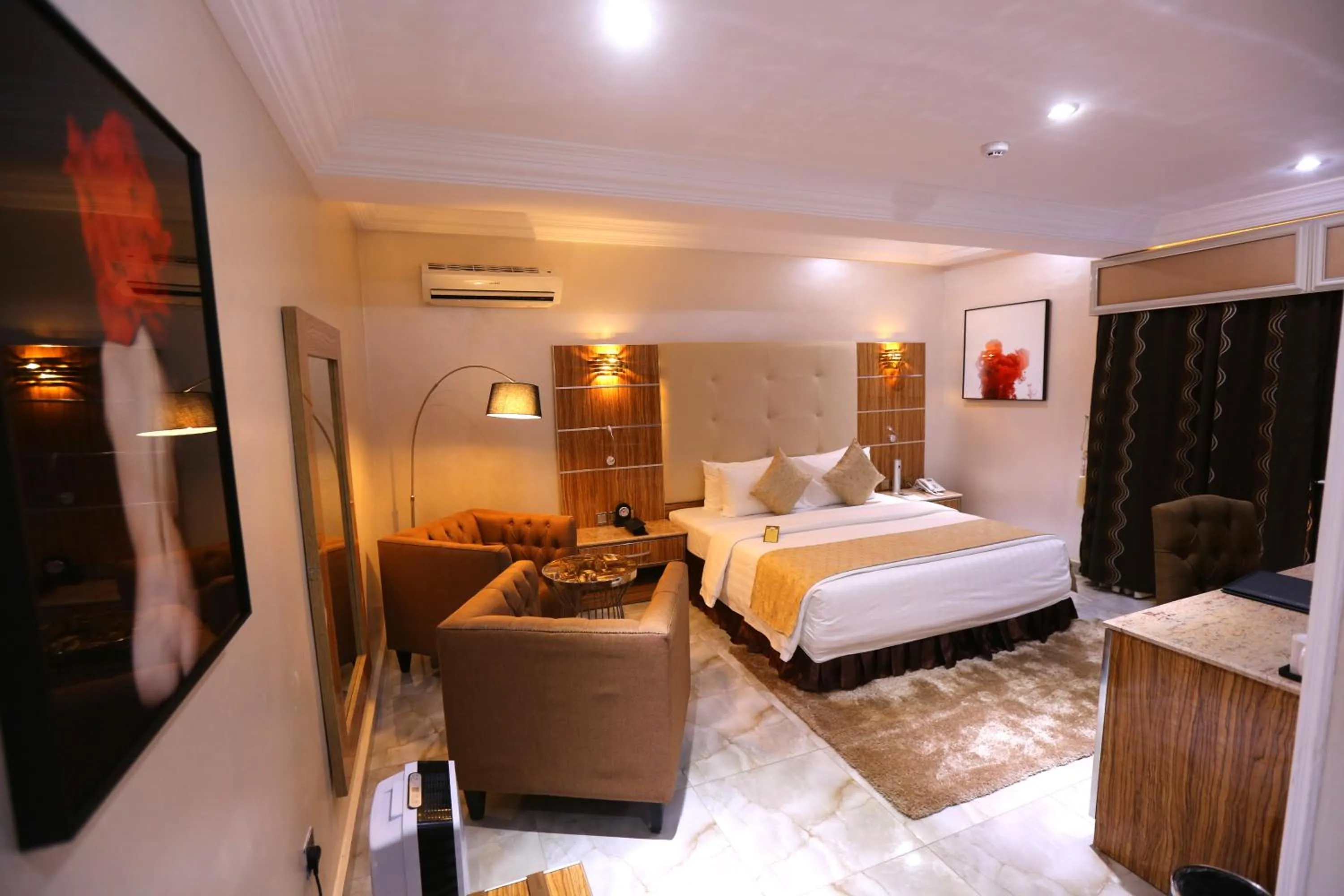 Bedroom in The Wells Carlton