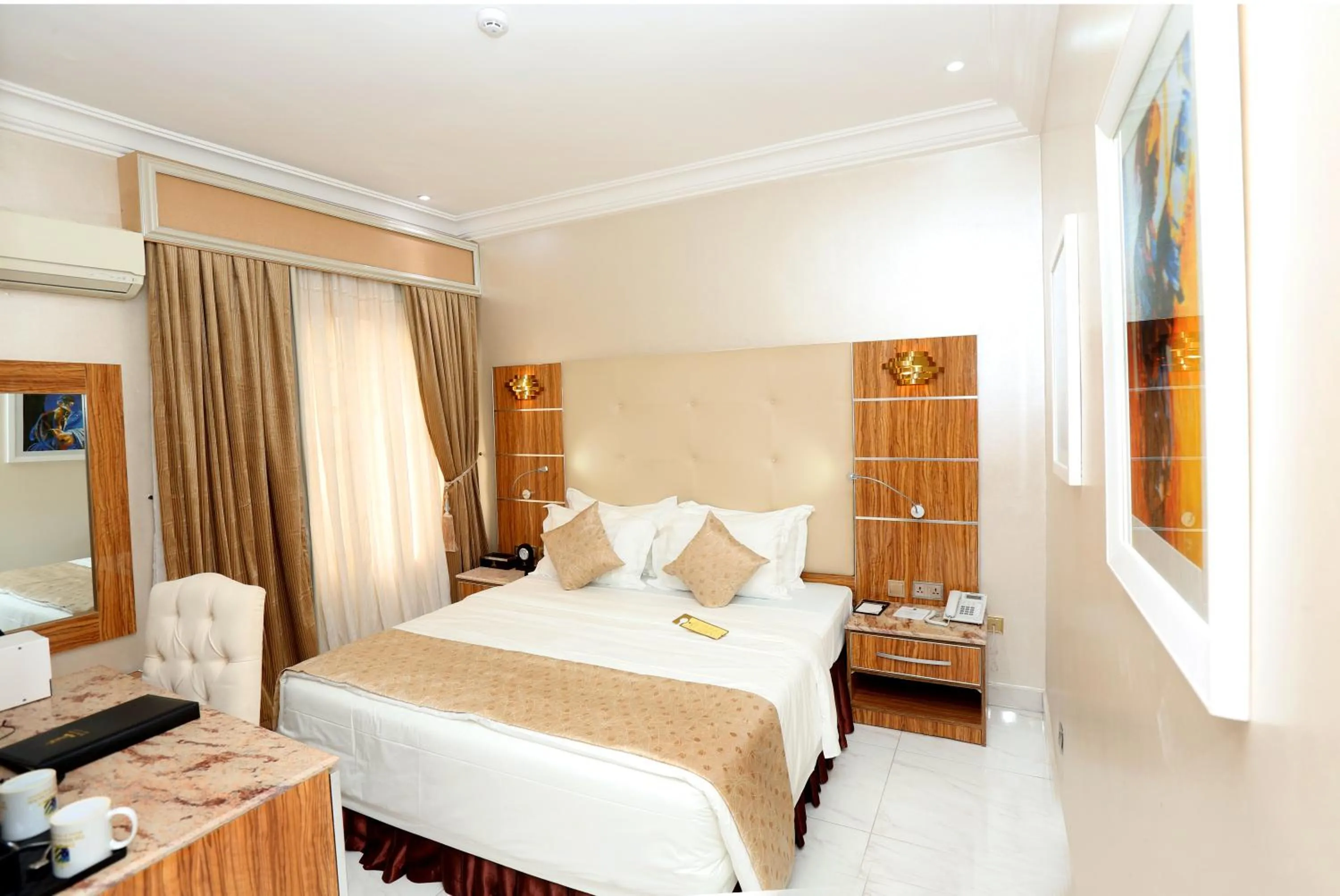 Bedroom in The Wells Carlton