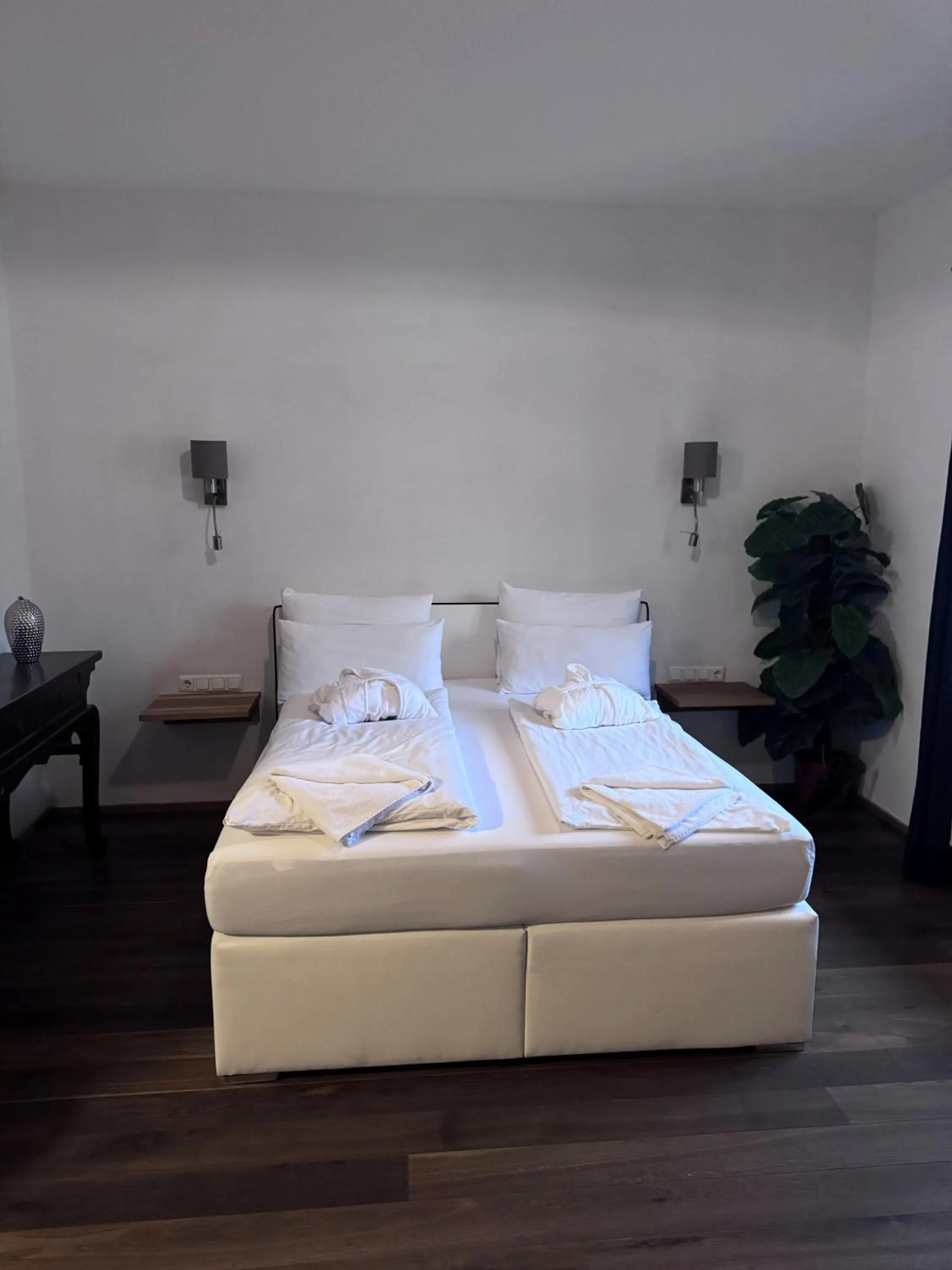 Bedroom, Bed in Aktivhotel Wildschütz