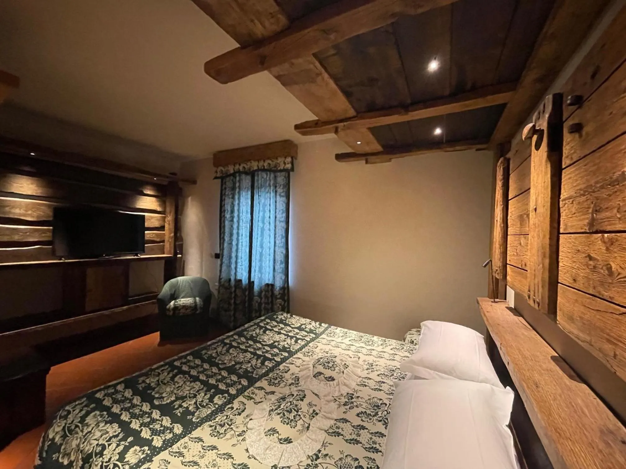 Bed in Hotel Milleluci