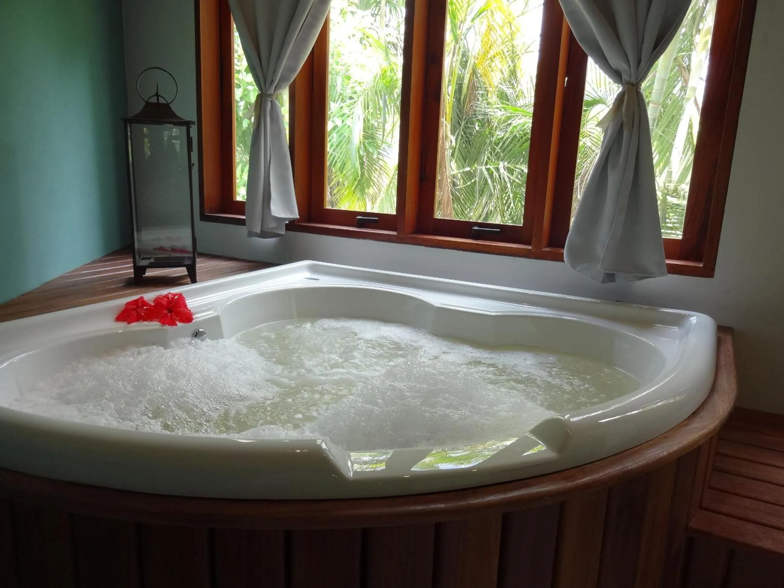 Hot Tub in Recanto das Andorinhas Studios