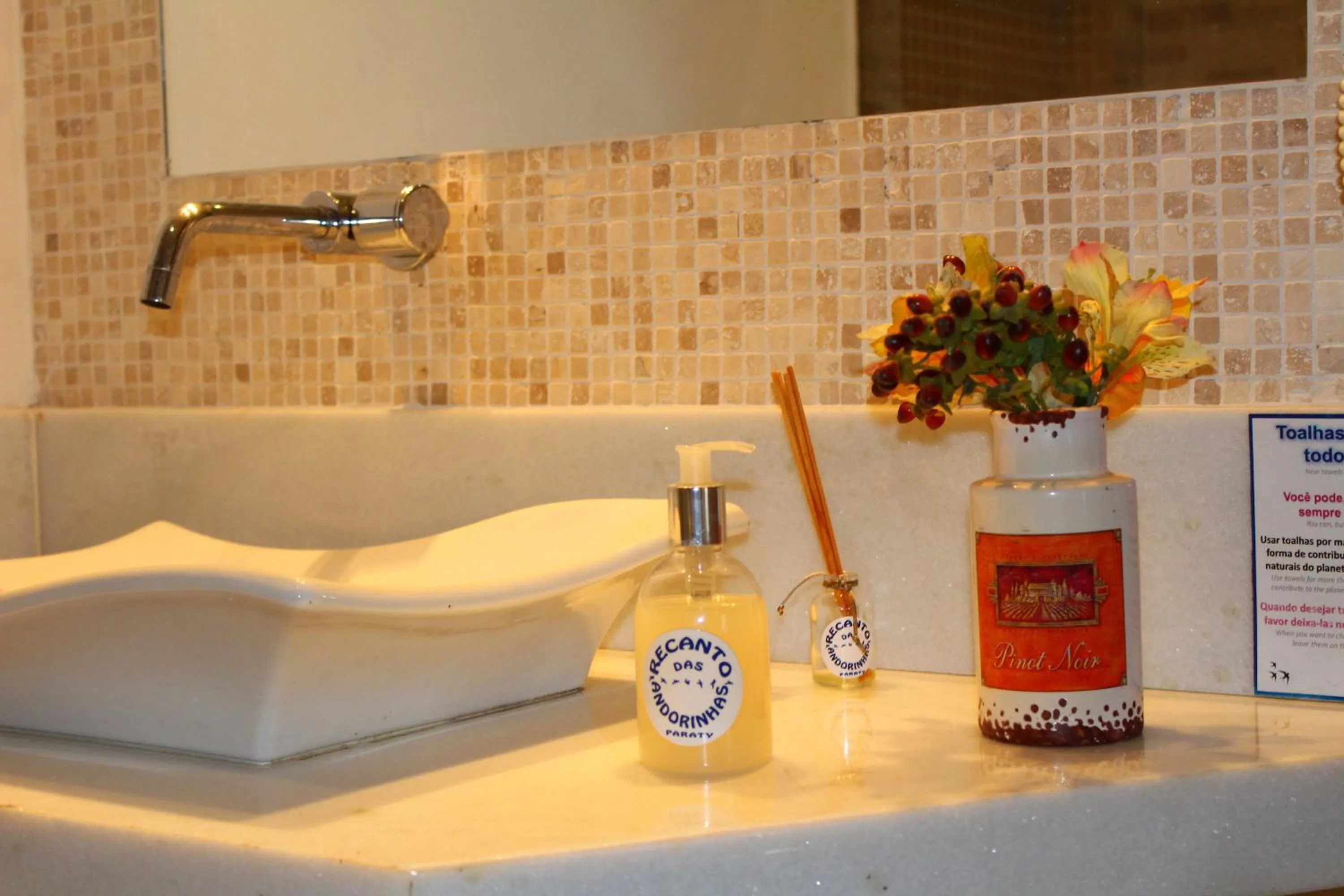 Toilet in Recanto das Andorinhas Studios