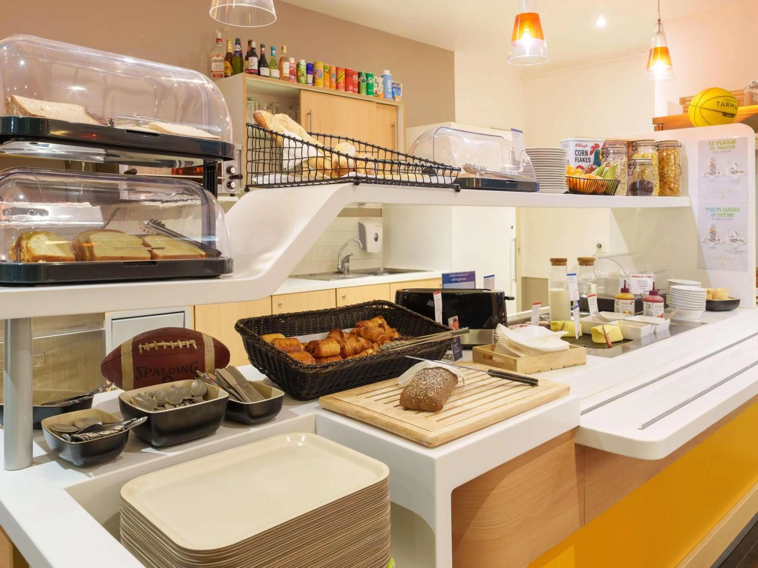 Breakfast in ibis budget Saint-Quentin Centre Gare