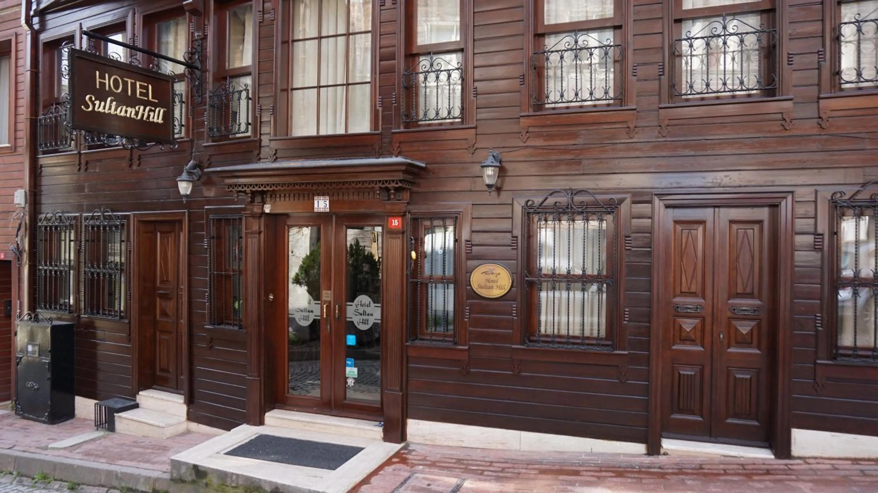 Facade/entrance in Hotel SultanHill