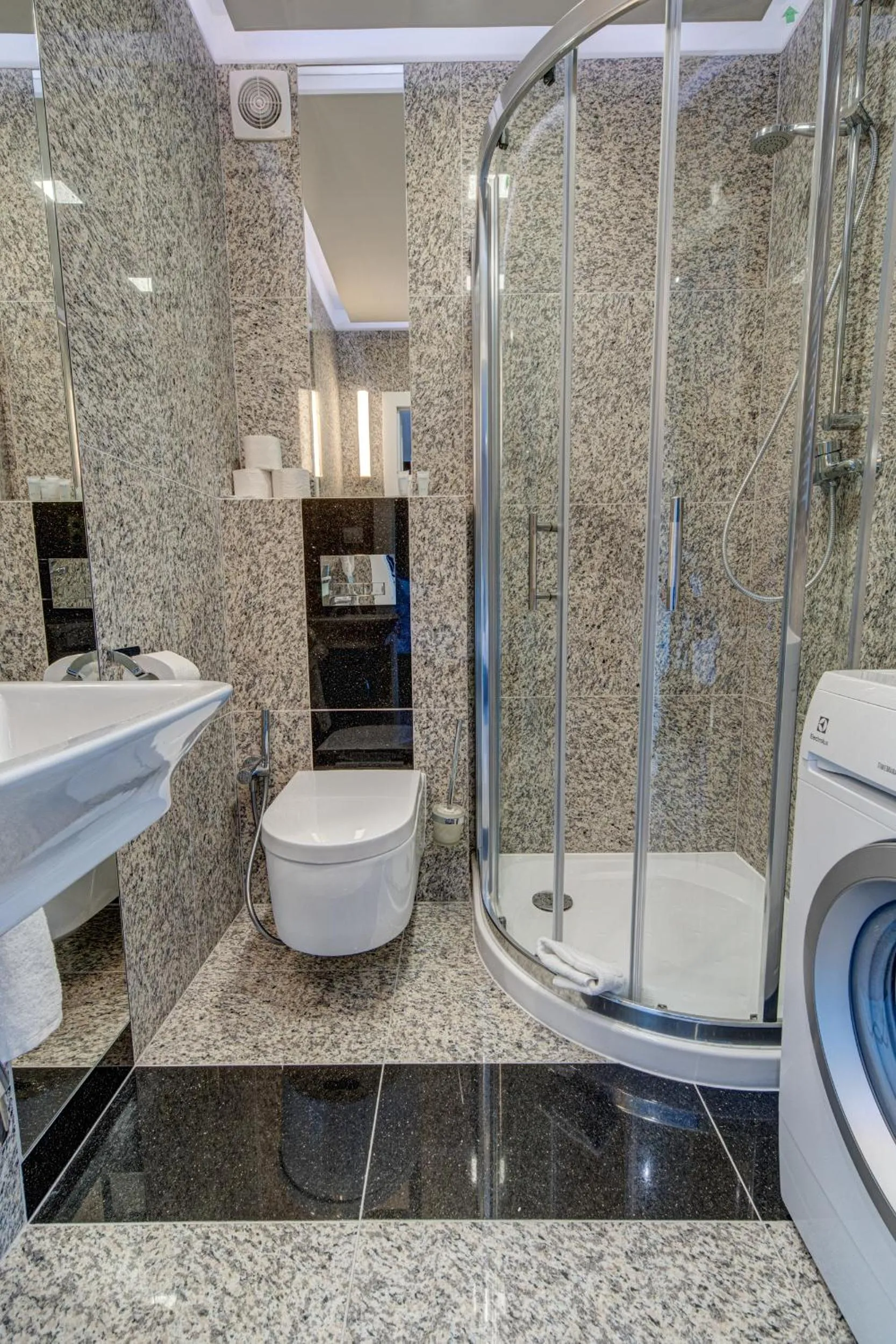 Shower in Apartamenty Rondo