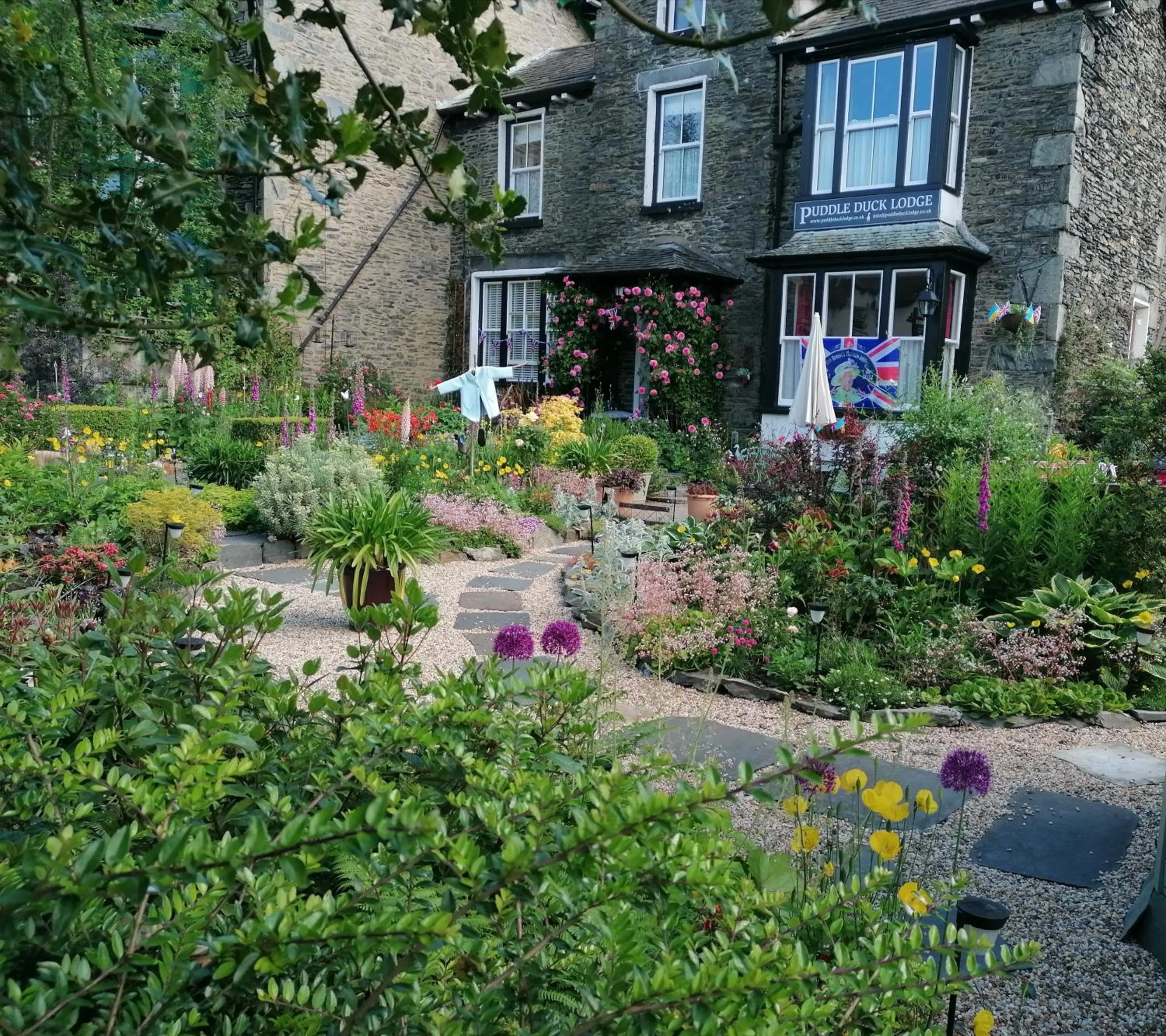 Garden in Puddle Duck Lodge – Adults Only