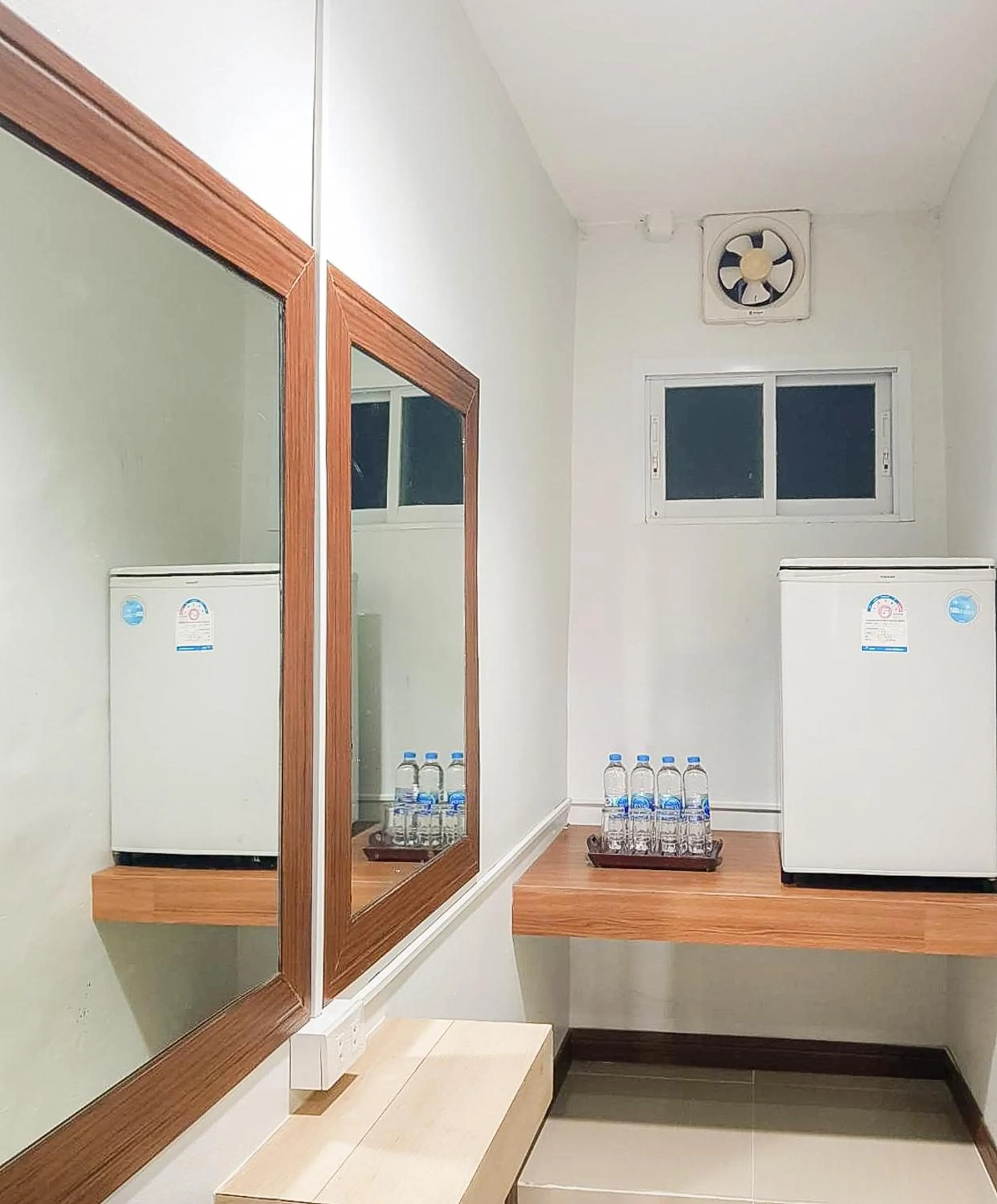 oven in Phornpailin Riverside Resort