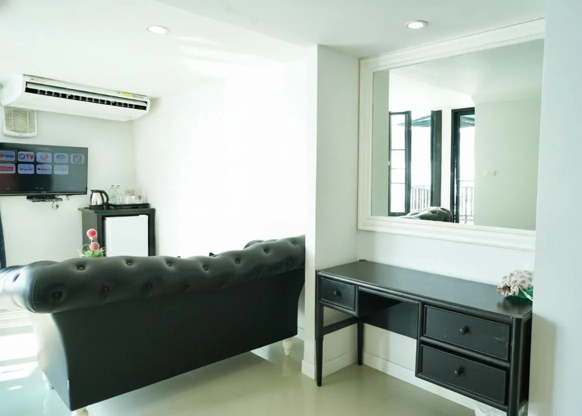 Living room in Phornpailin Riverside Resort