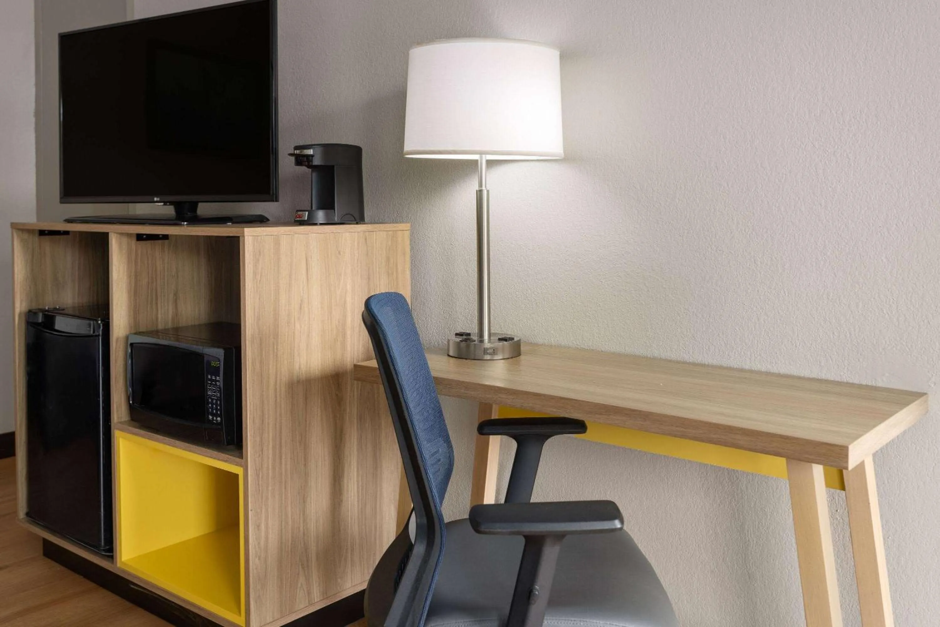 Photo of the whole room in Days Inn by Wyndham Pottstown