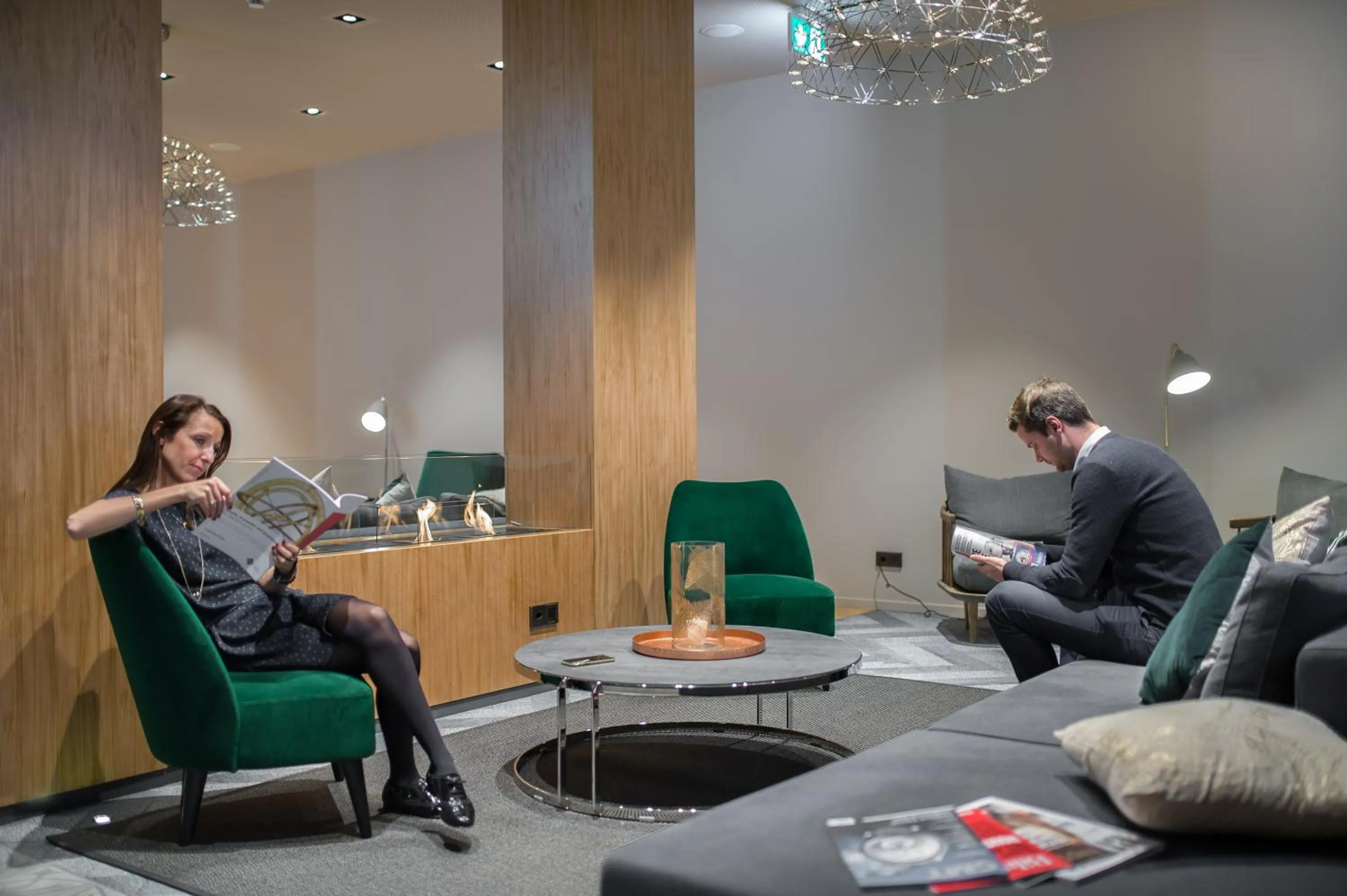 People in 9Hotel Paquis