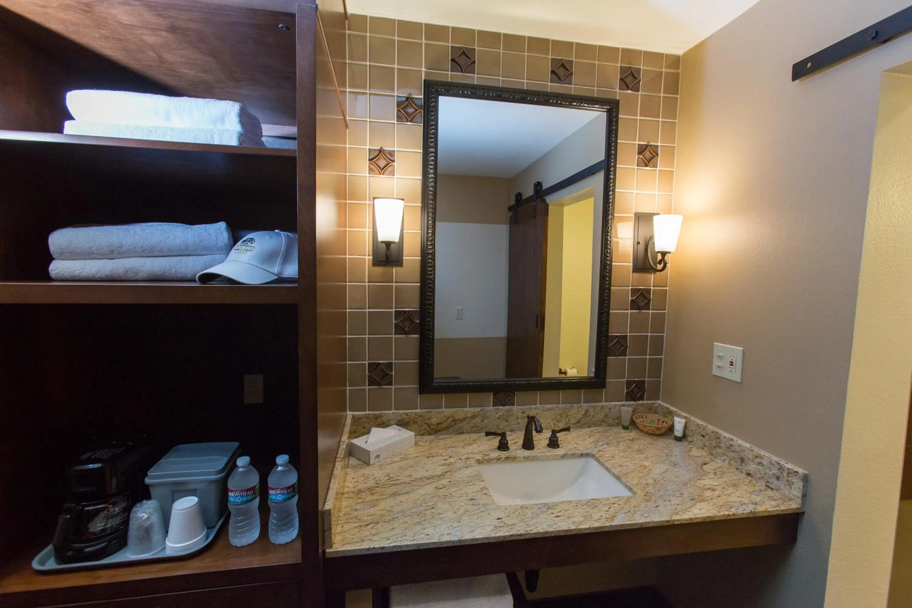Bathroom in Carlton Oaks Lodge, an Ascend Collection Hotel