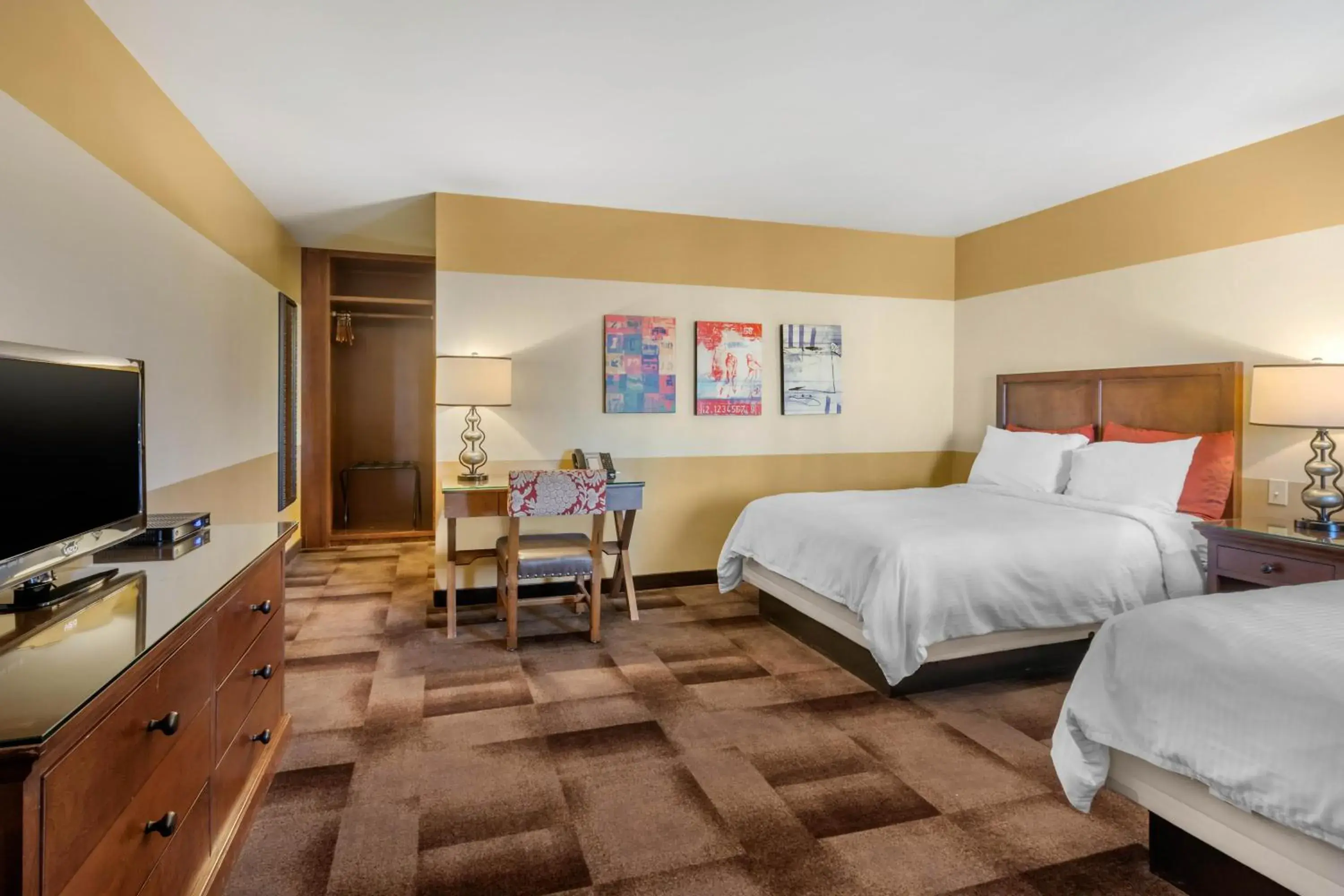 Suite, 2 Double Beds, Living Room, Non-Smoking in Carlton Oaks Lodge, an Ascend Collection Hotel Suite, 2 Double Beds, Living Room, Non-Smoking in Carlton Oaks Lodge, an Ascend Collection Hotel