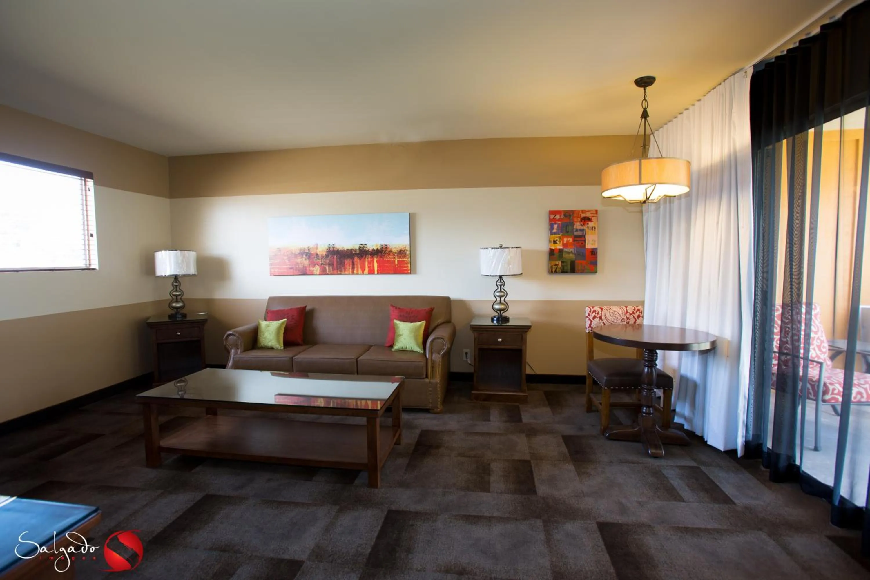 Day in Carlton Oaks Lodge, an Ascend Collection Hotel