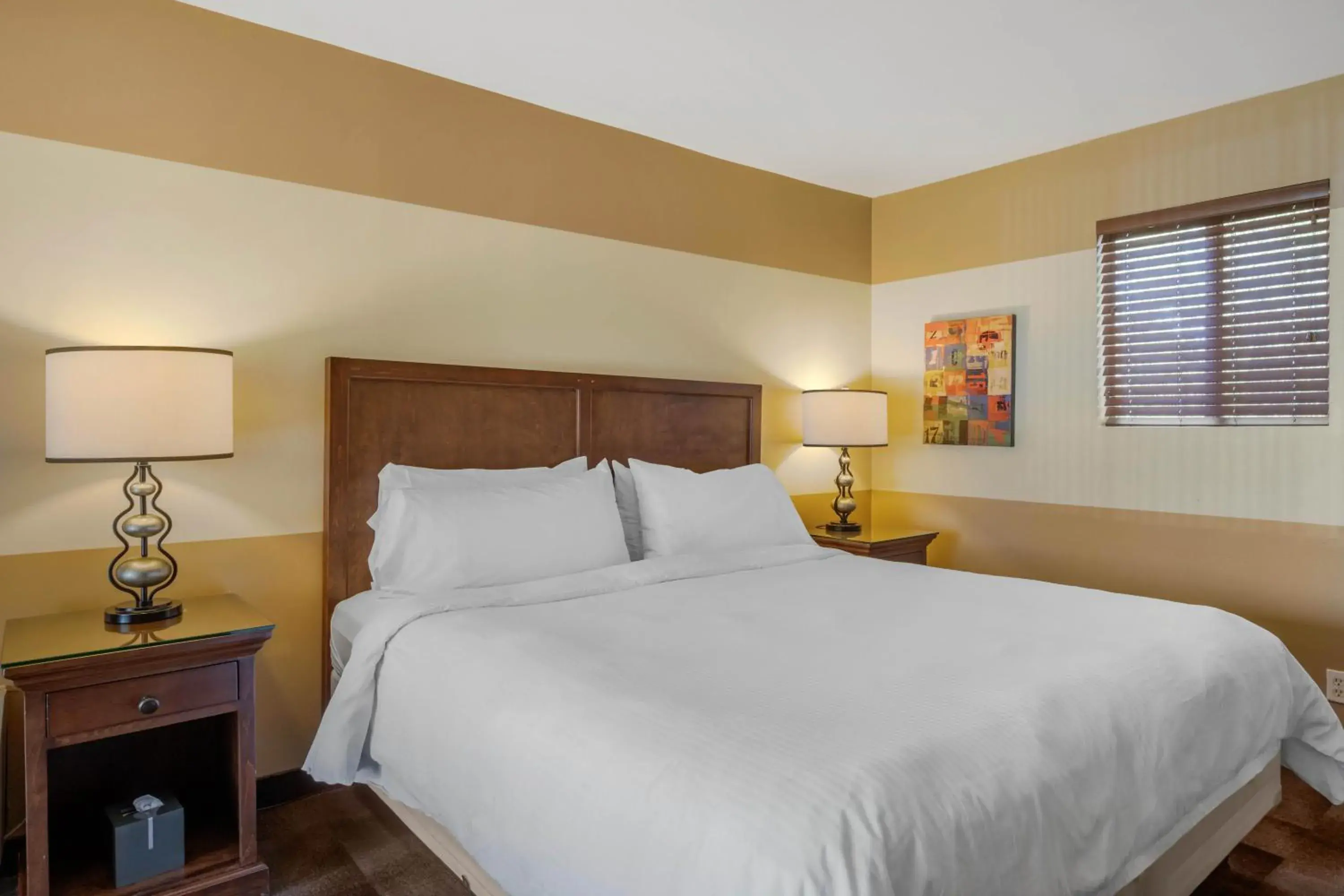 Suite, 1 King Bed, Living Room and Kitchen, Non-Smoking in Carlton Oaks Lodge, an Ascend Collection Hotel Suite, 1 King Bed, Living Room and Kitchen, Non-Smoking in Carlton Oaks Lodge, an Ascend Collection Hotel