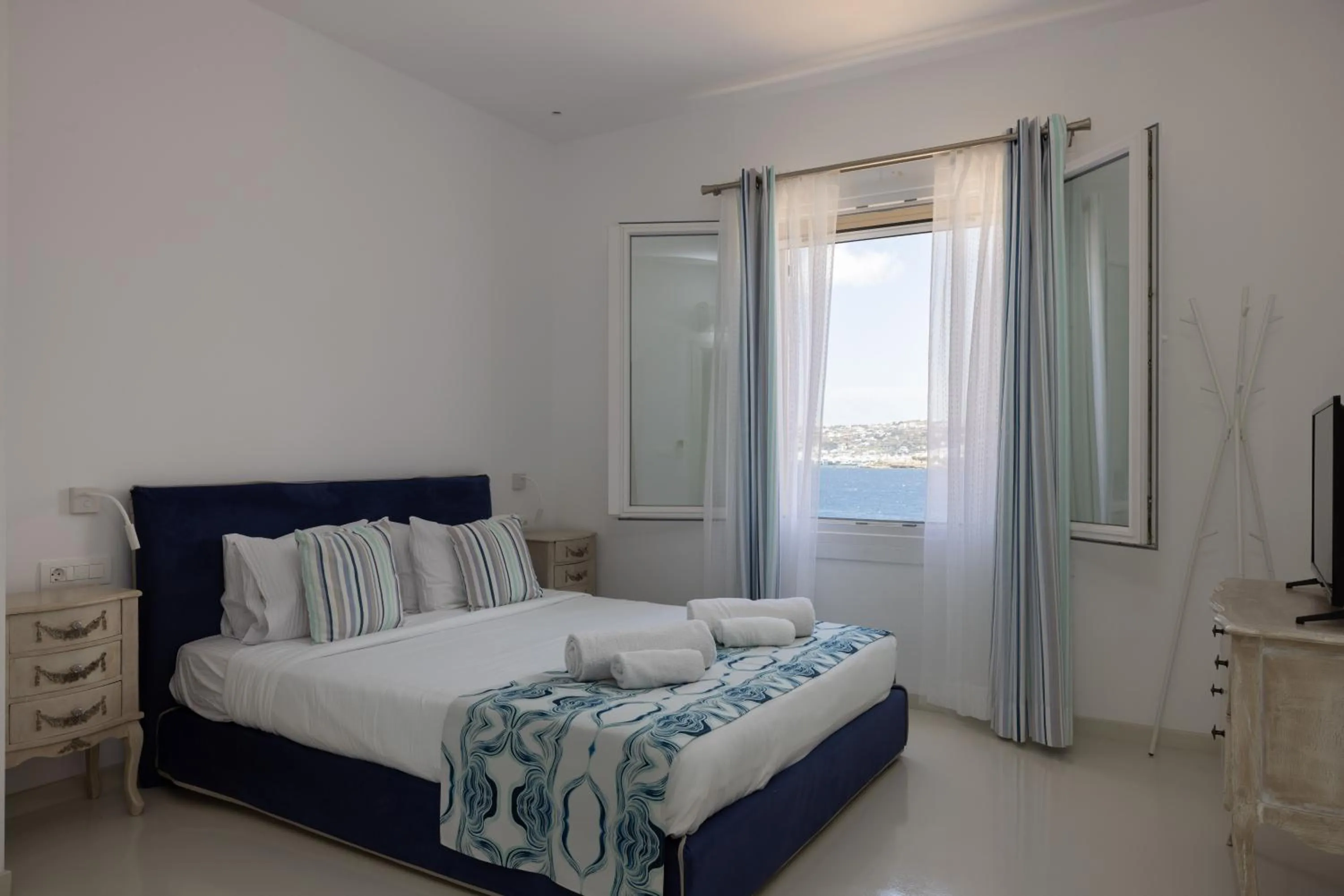 Bedroom, Bed in Amaris Mykonian Residence