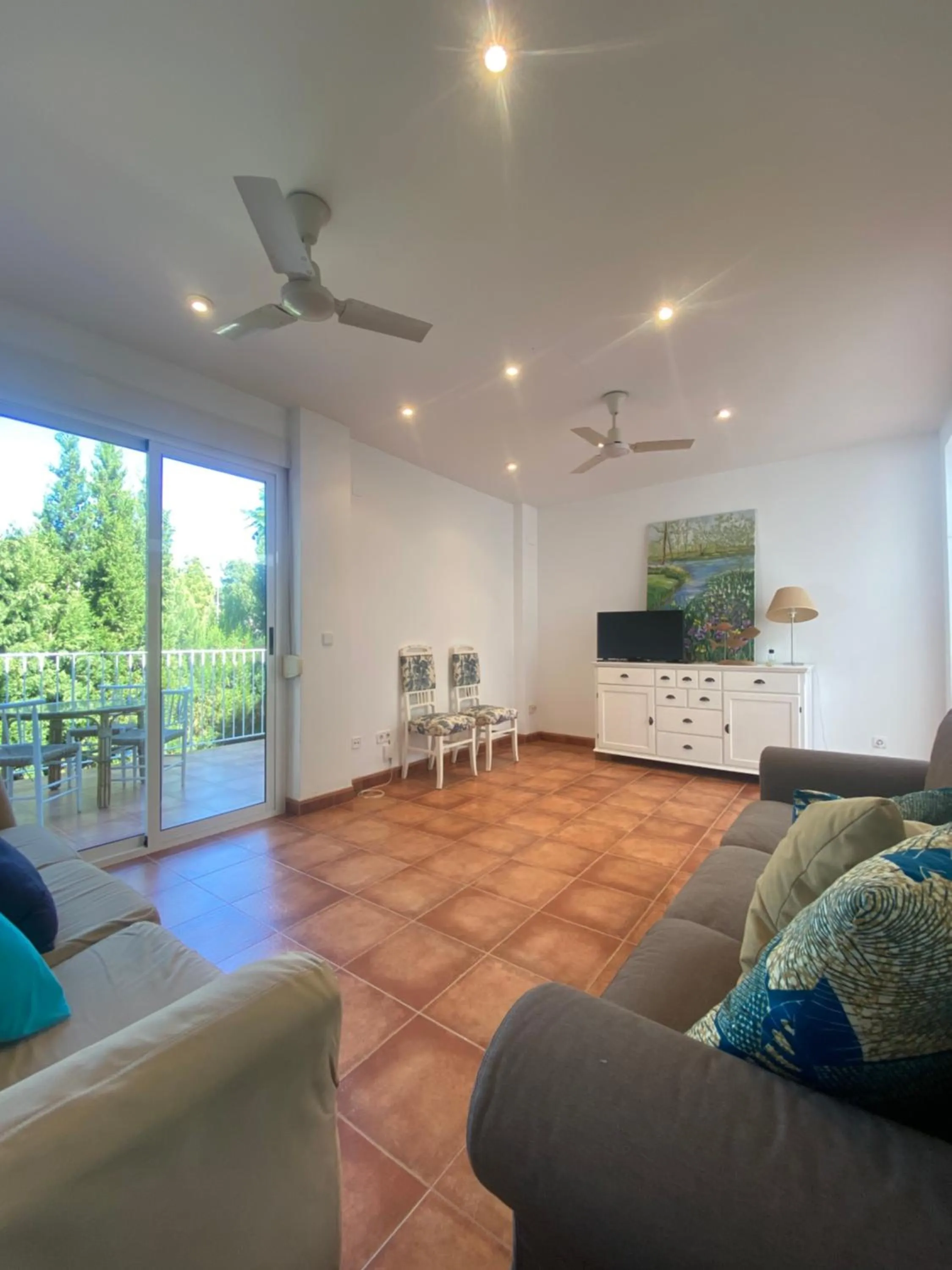 Communal lounge/ TV room in Travel Habitat Benicassim