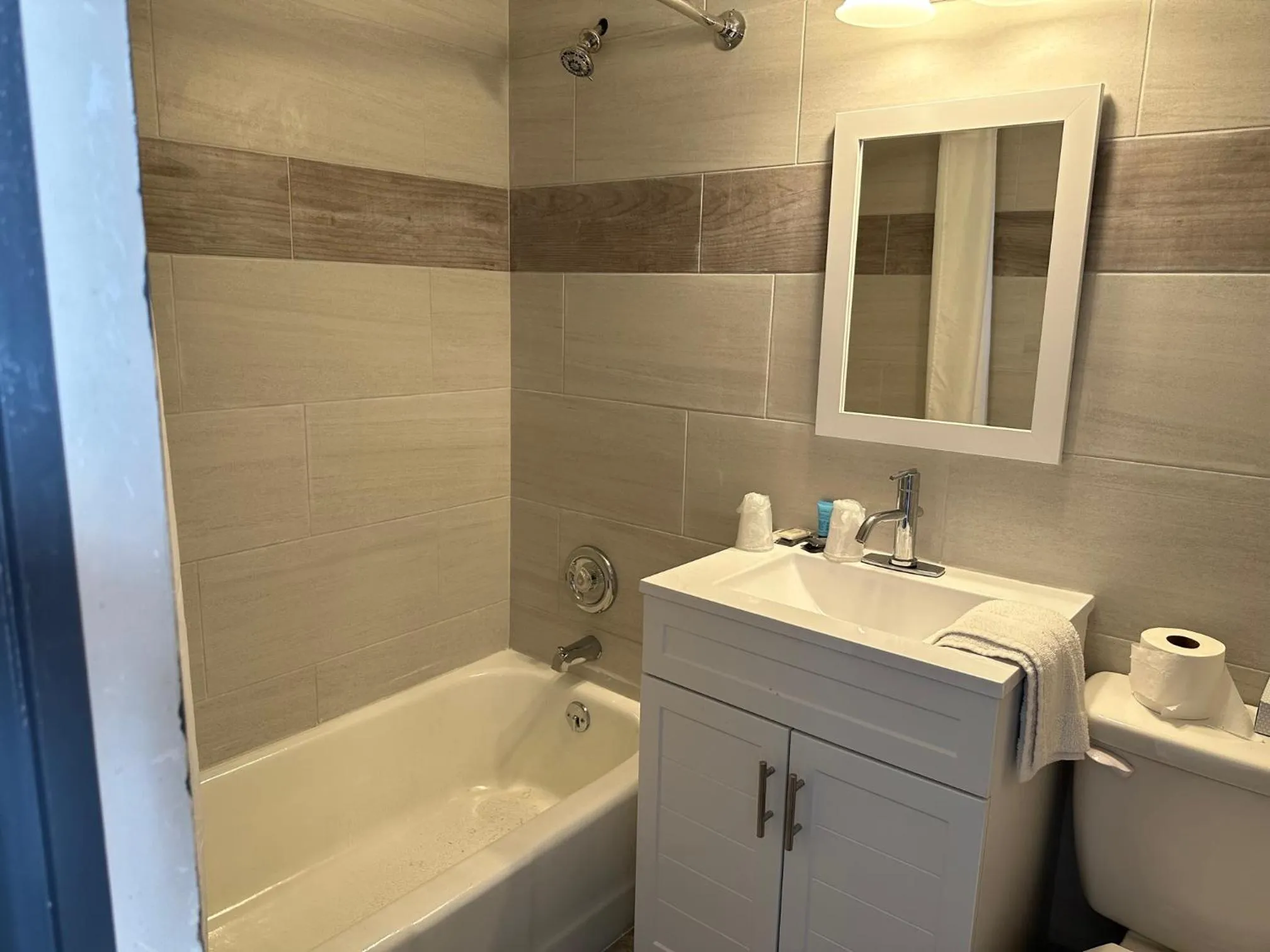 Bathroom in Inn at Lebanon - Hershey & Manheim area