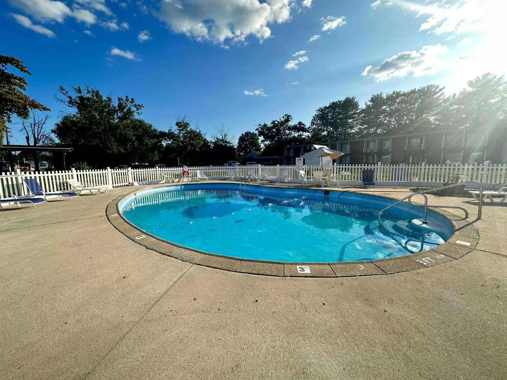 Swimming pool in Inn at Lebanon - Hershey & Manheim area