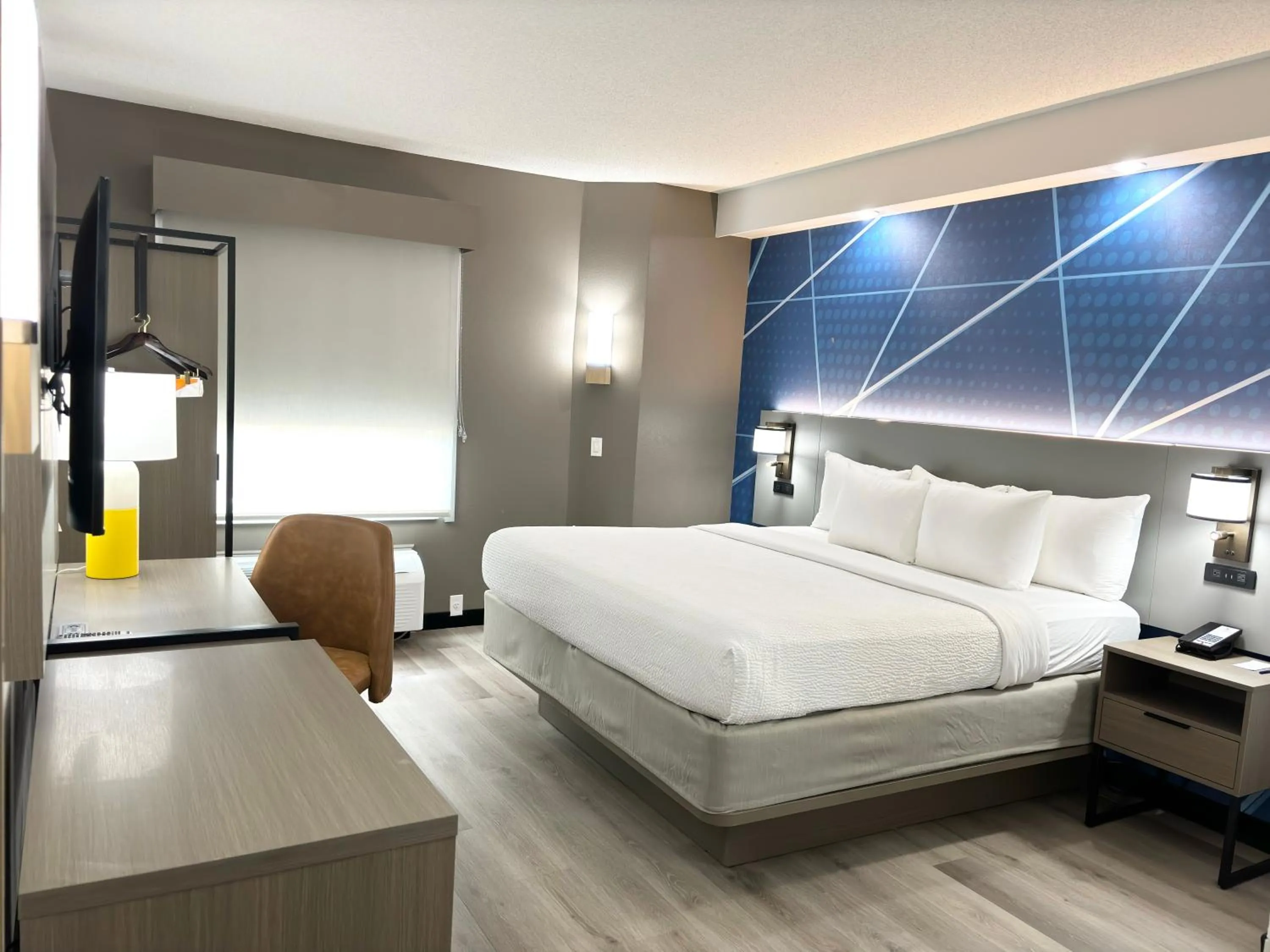 Photo of the whole room, Bed in Comfort Inn Marietta-Atlanta near Ballpark-Galleria