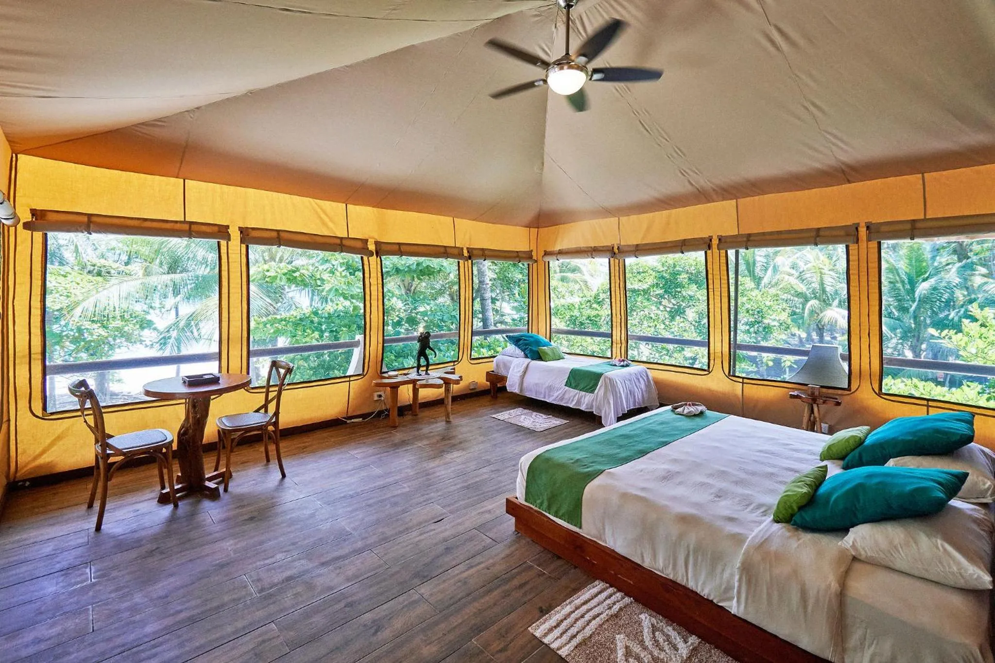 Hotel Tropico Latino