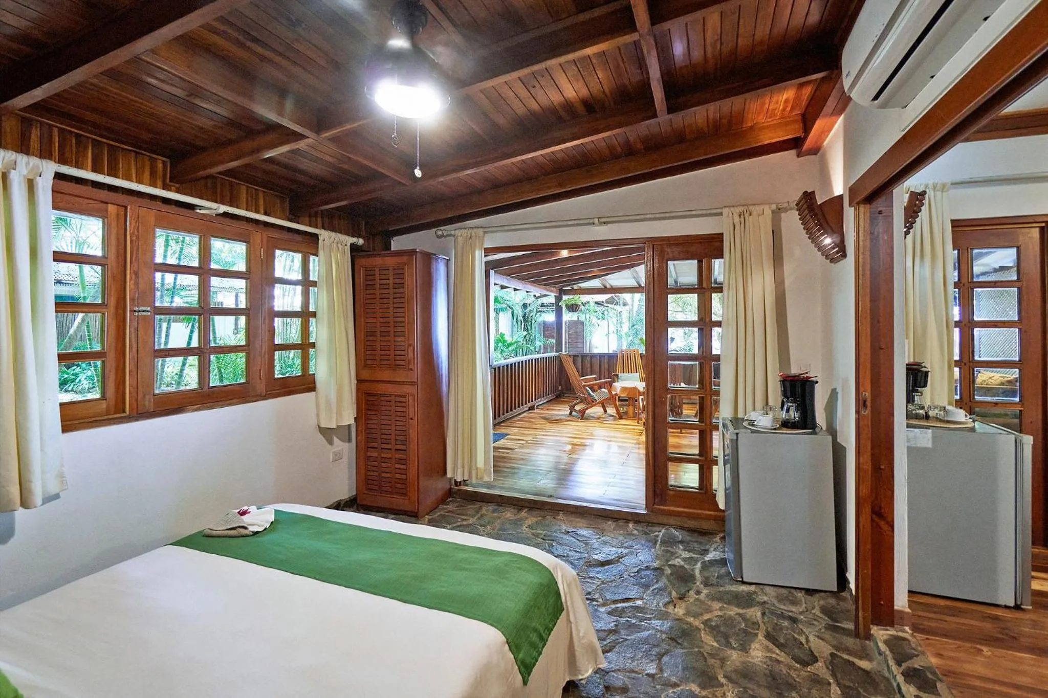 Hotel Tropico Latino