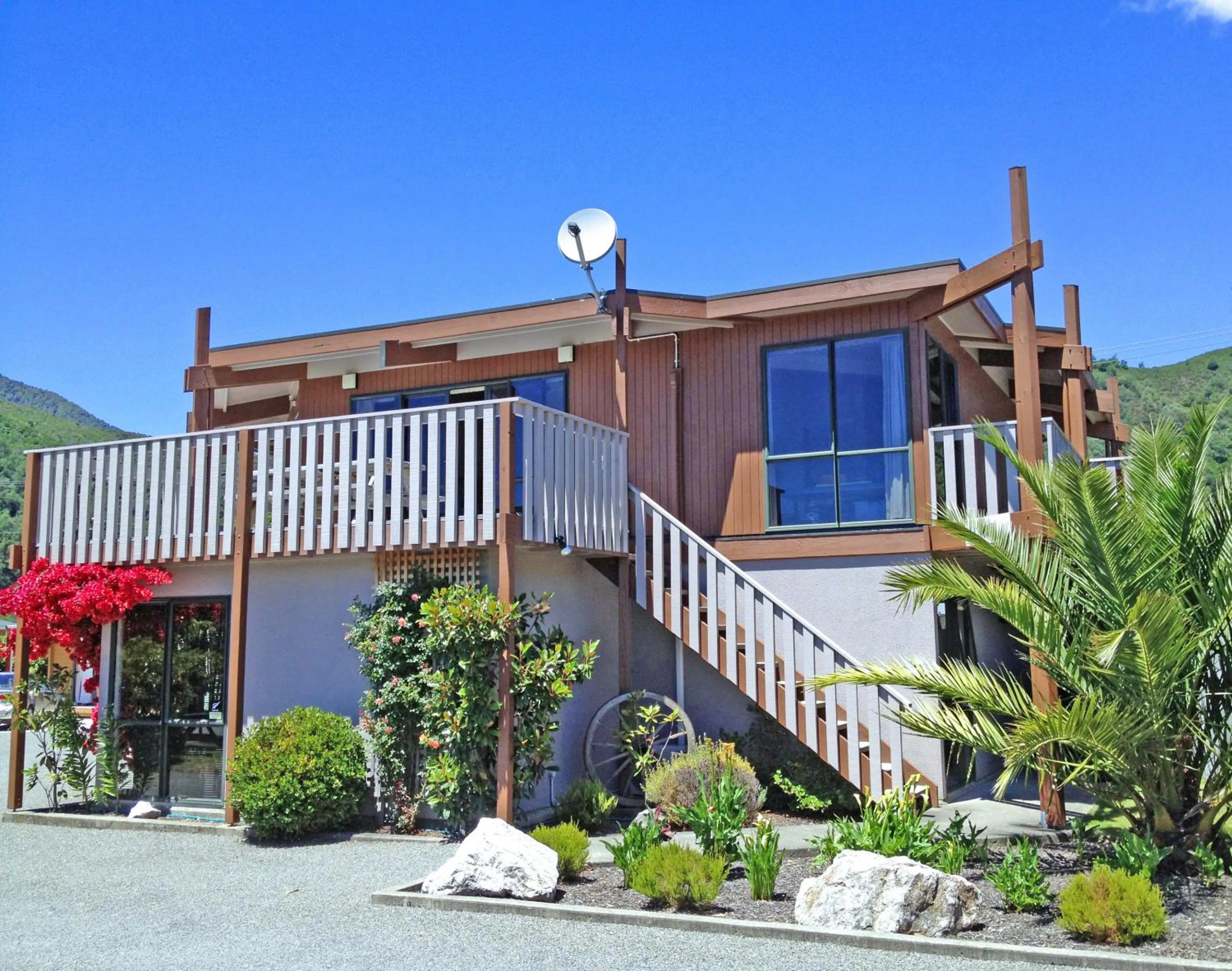 Facade/entrance in Picton Campervan Park