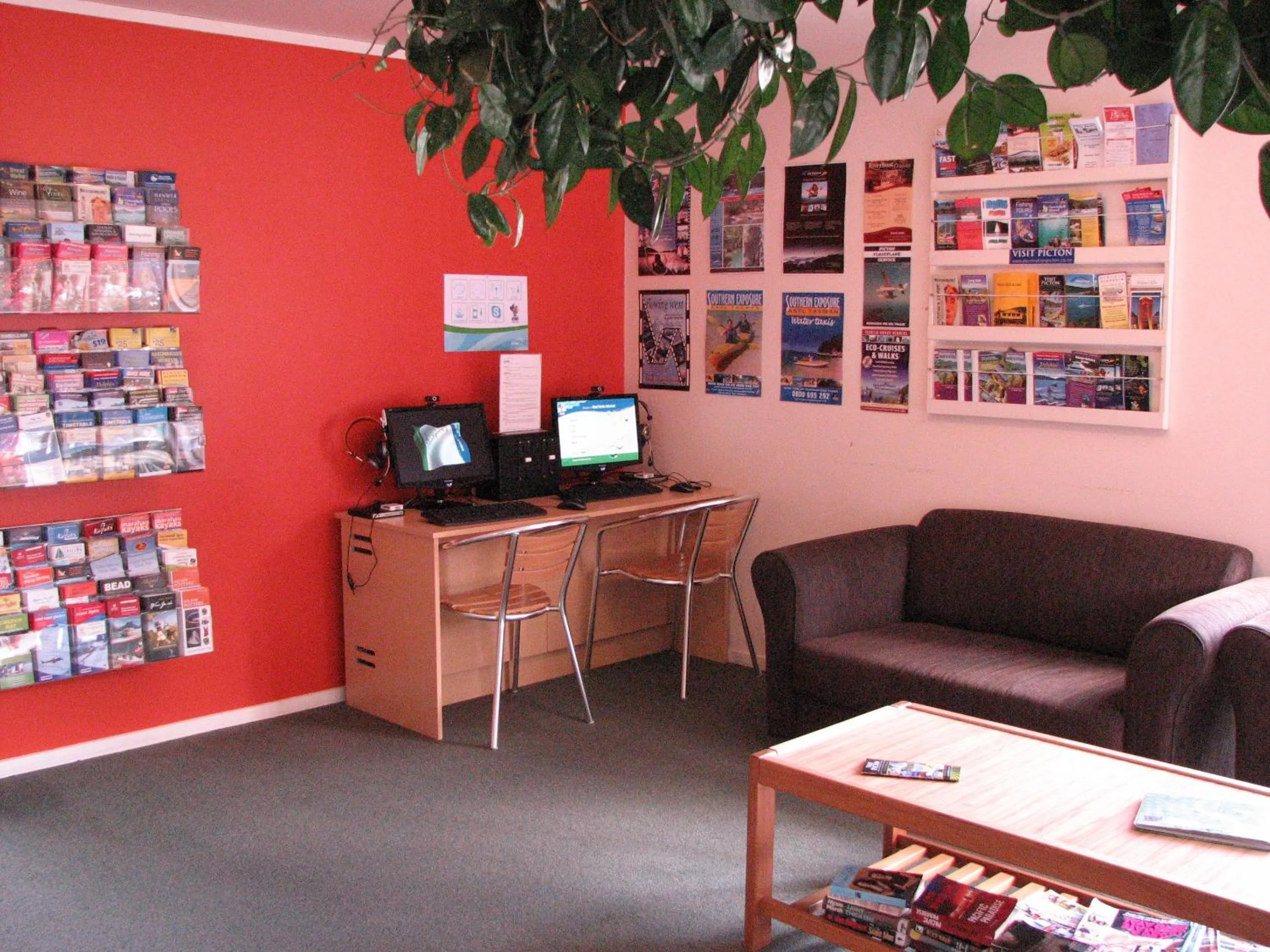 Communal lounge/ TV room in Picton Campervan Park