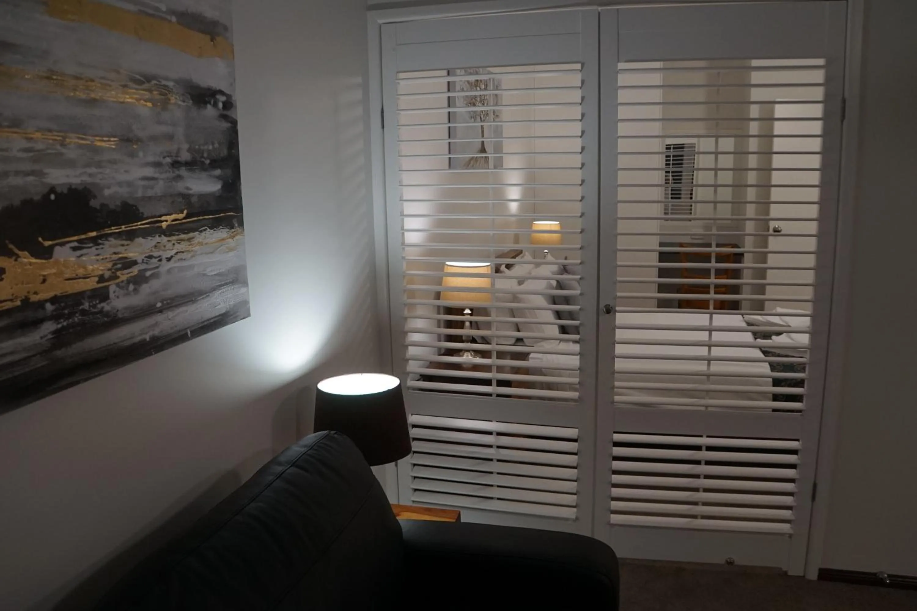 Living room in Airlie Seaview Apartments