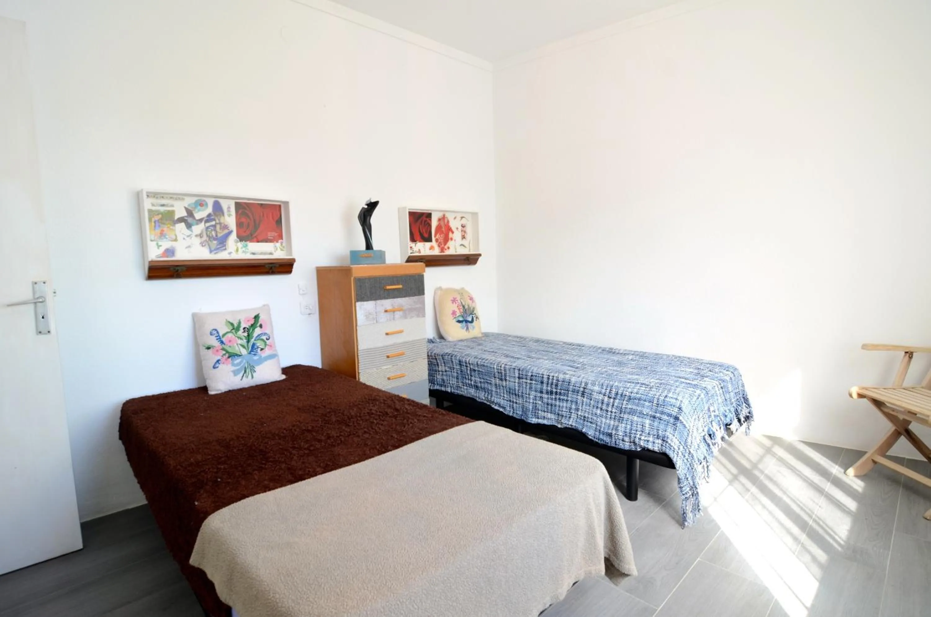 Bedroom, Bed in Les Escoles