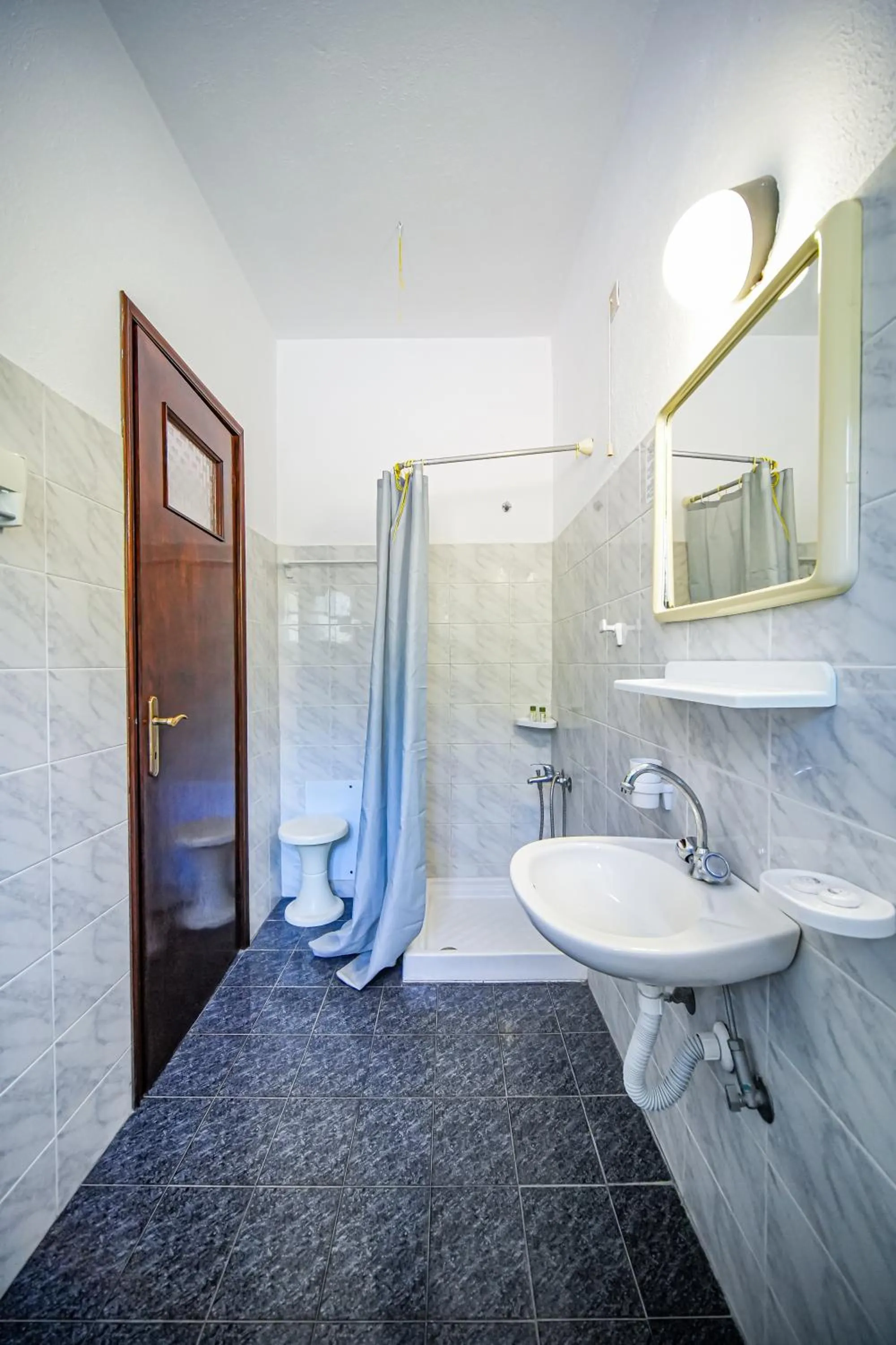 Shower in Hotel Hagiati