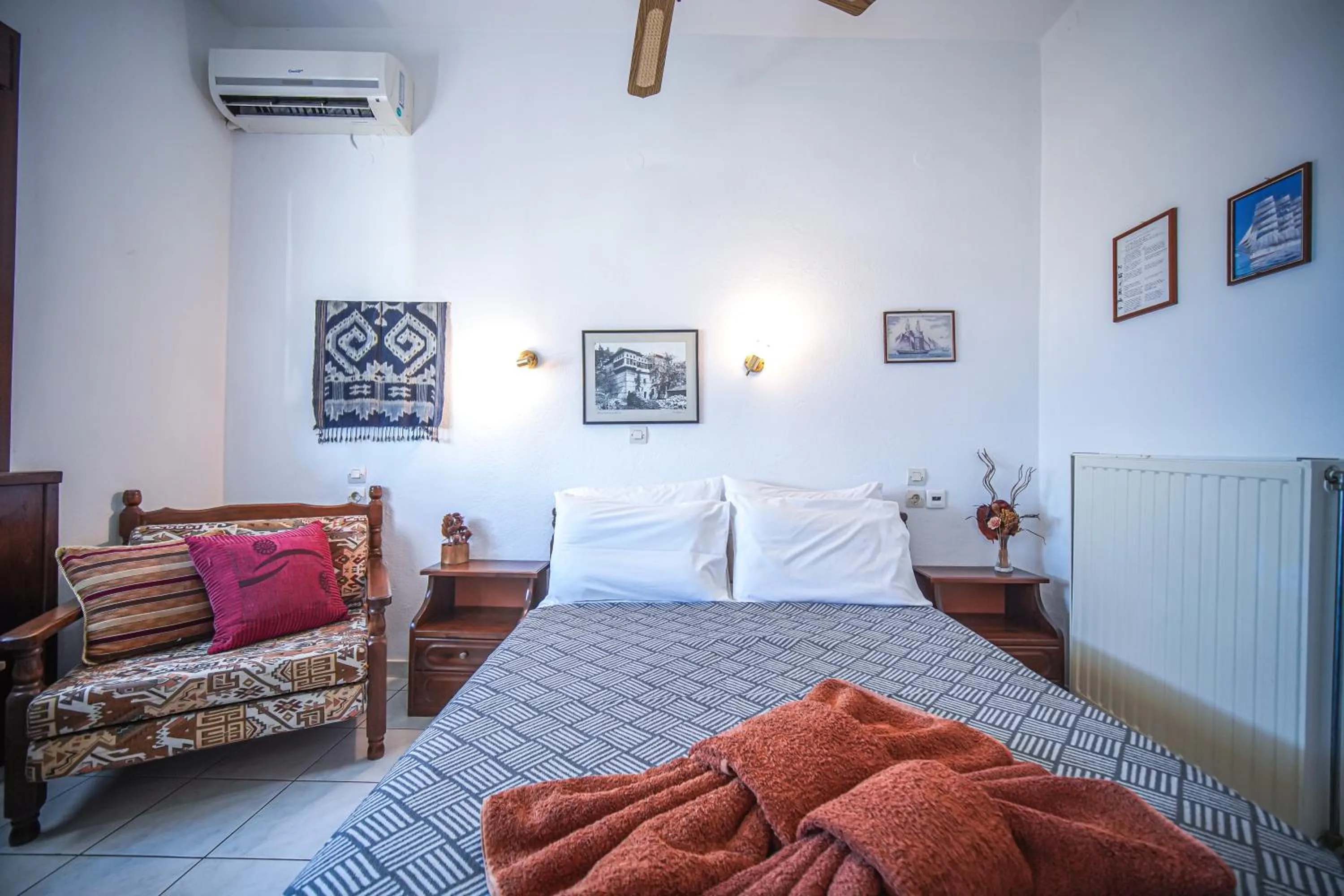 Bed in Hotel Hagiati