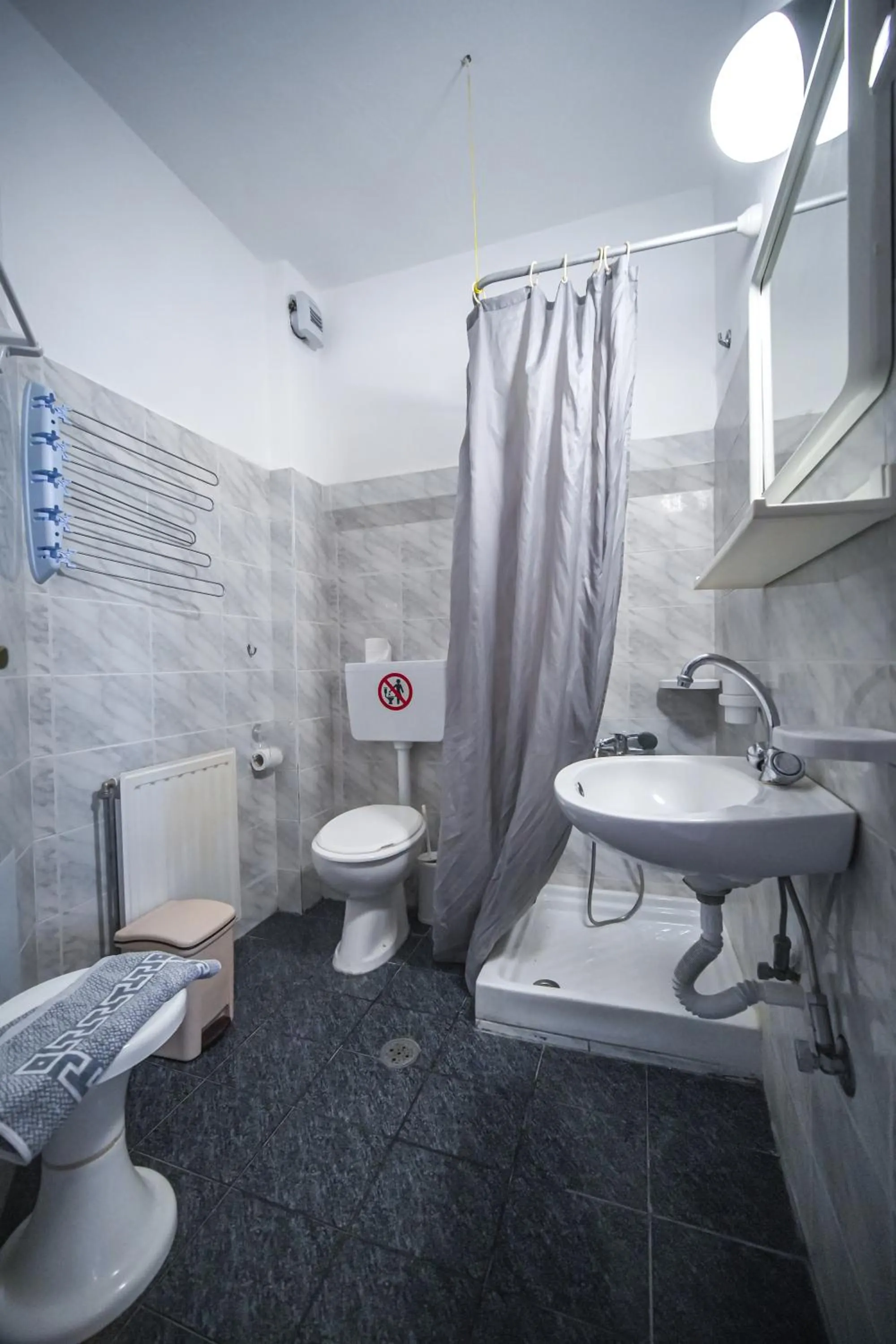 Shower in Hotel Hagiati