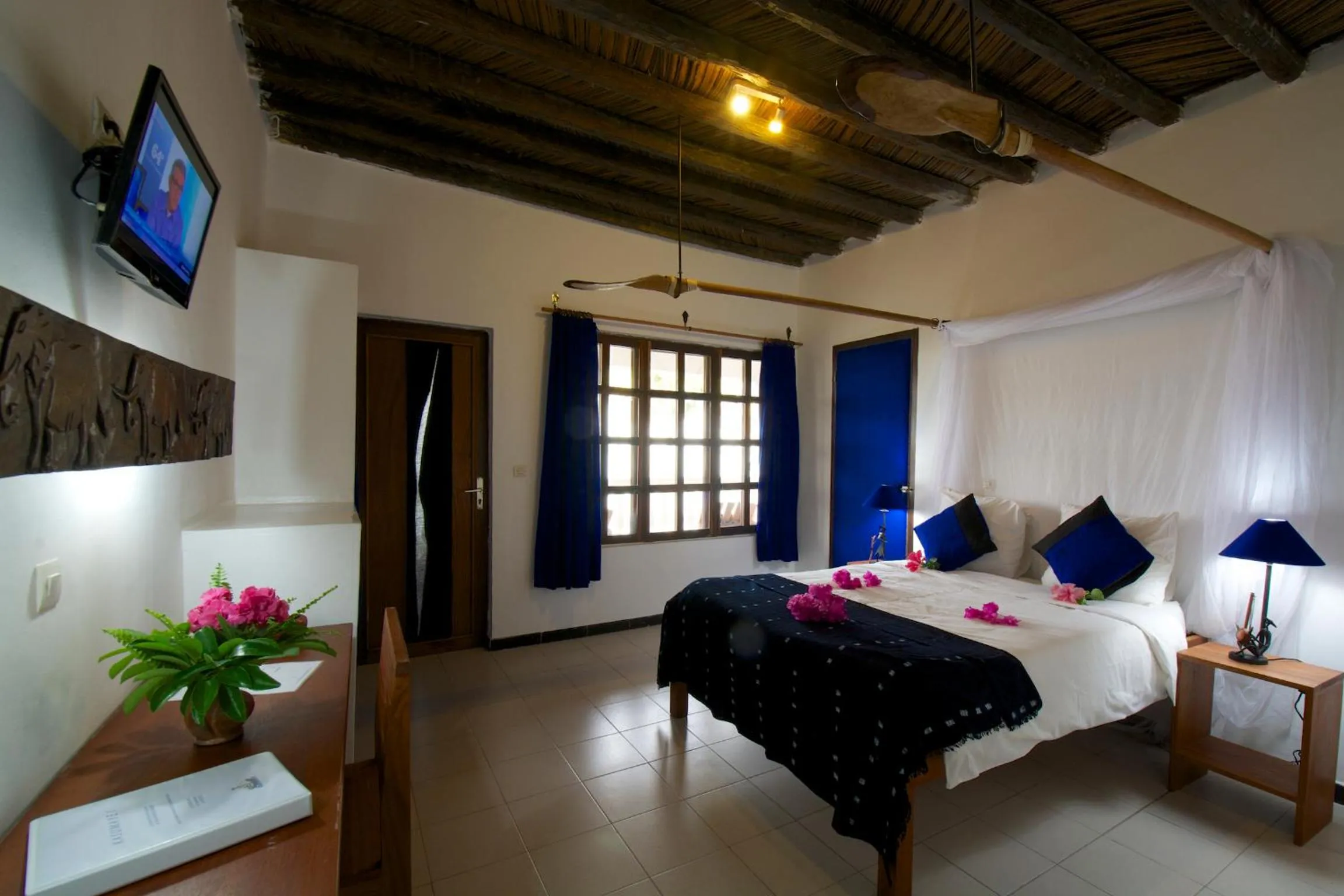 Bedroom, Bed in Hôtel Kadiandoumagne