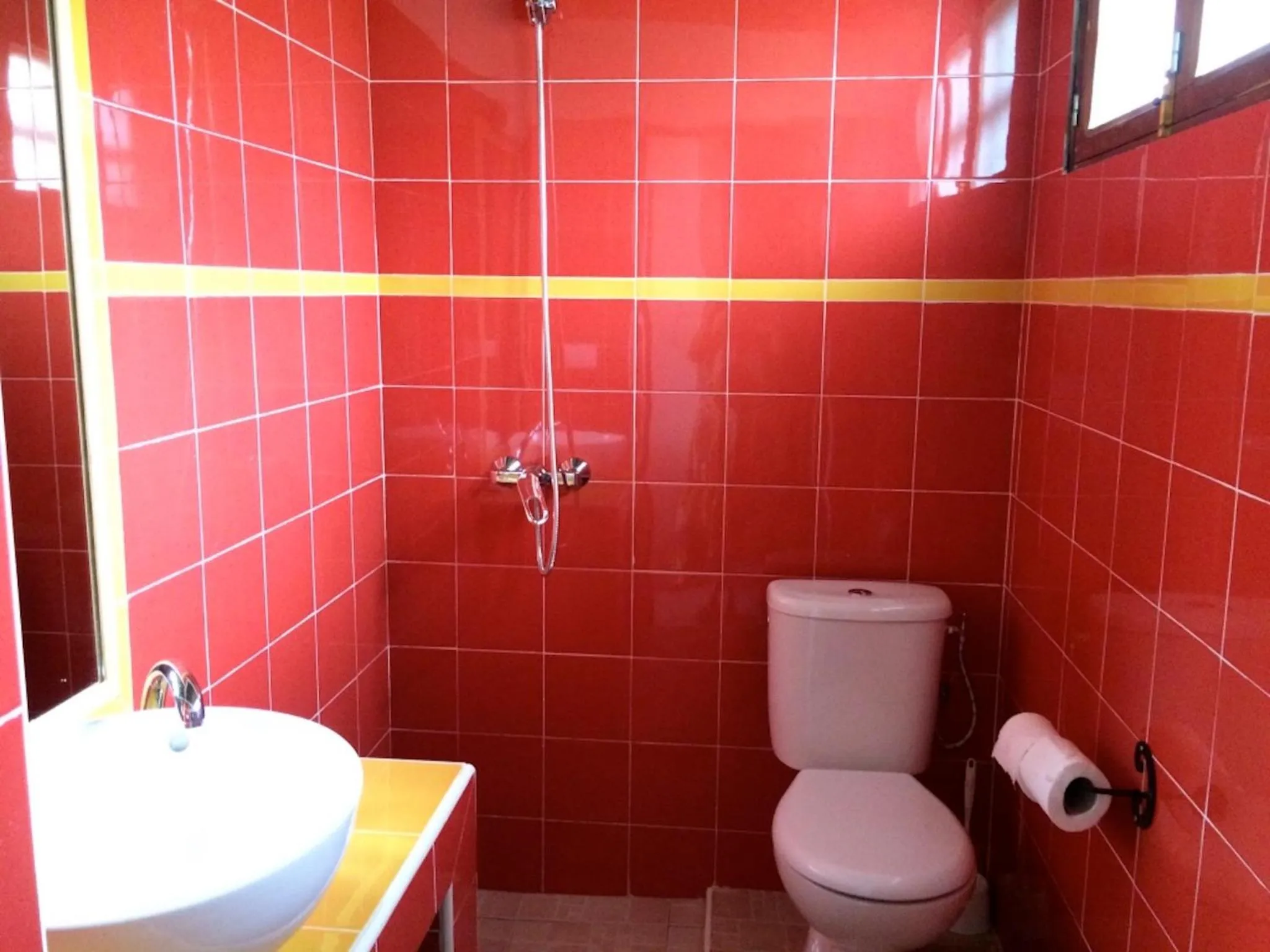 Bathroom in Hôtel Kadiandoumagne