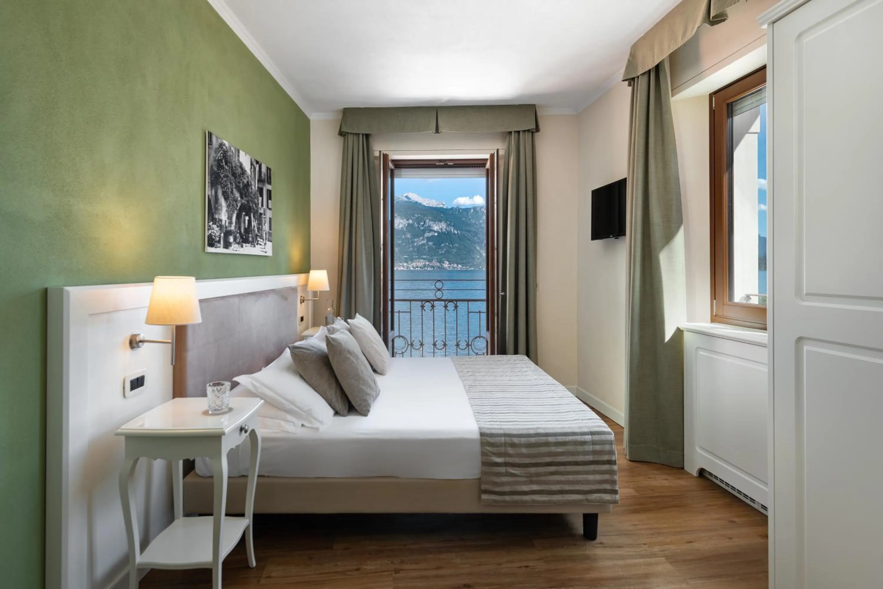 Bed in Hotel Garni Corona