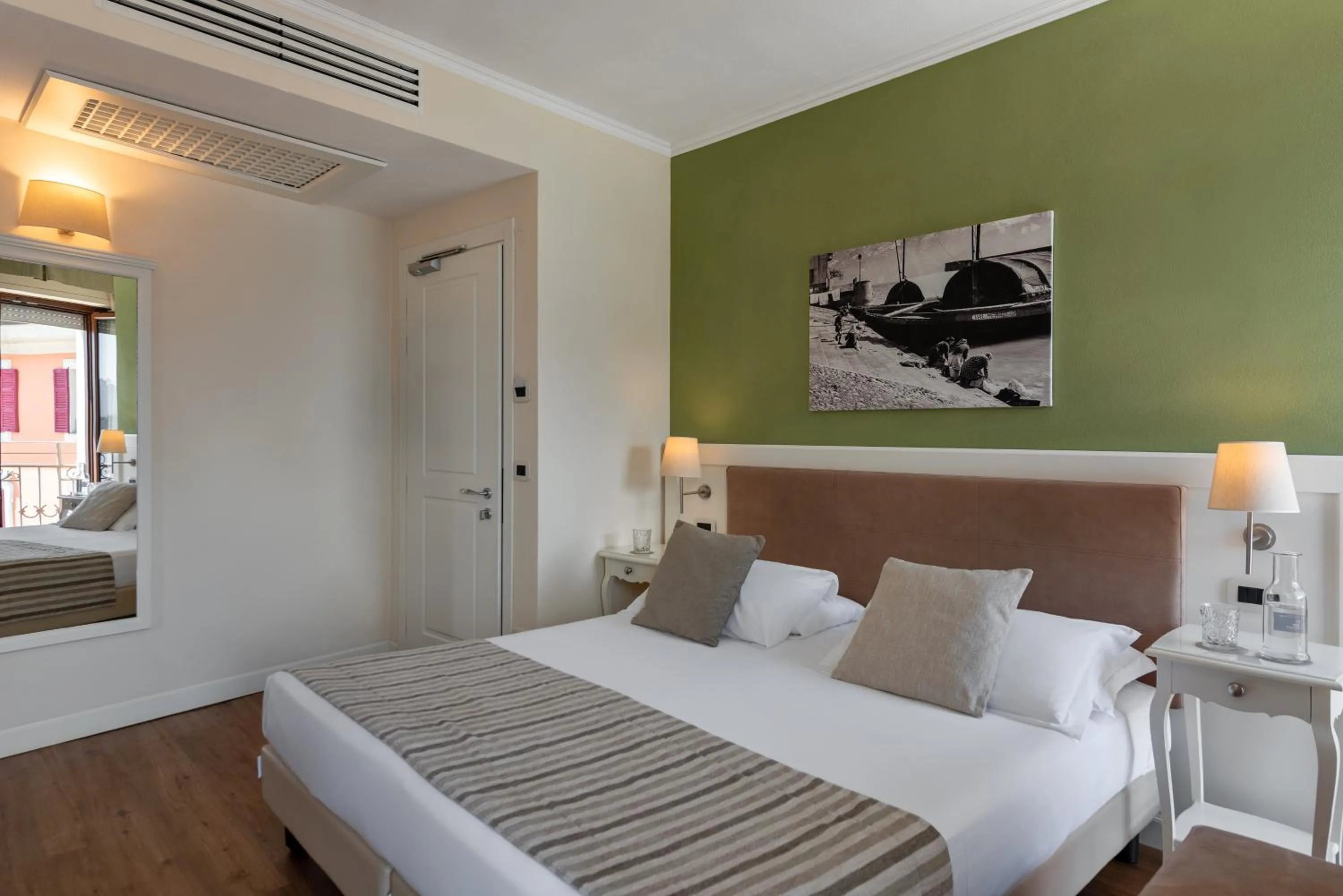 Bed in Hotel Garni Corona