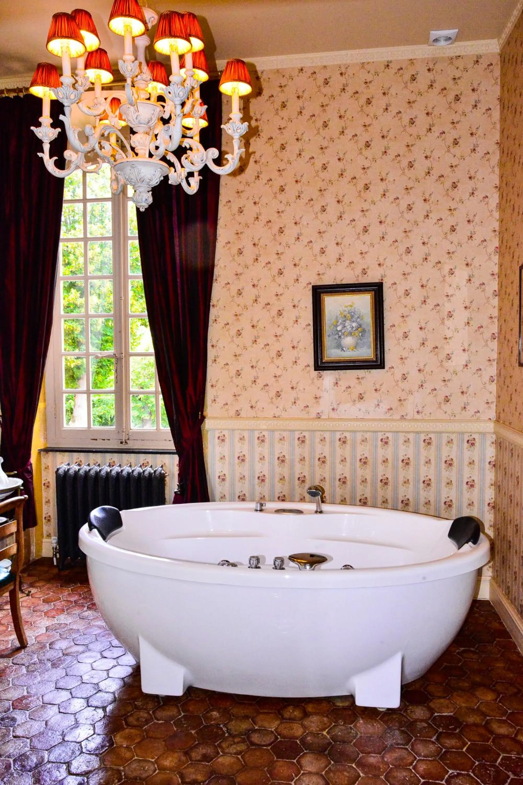 Bathroom in Chateau d'Origny, Chambres d'hotes et Restaurant Gastronomique