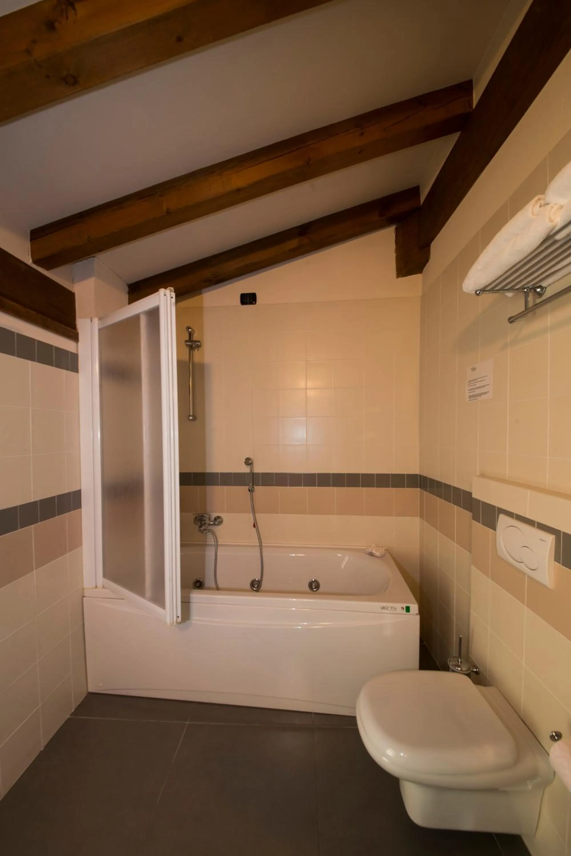 Bathroom in Parini Hotel