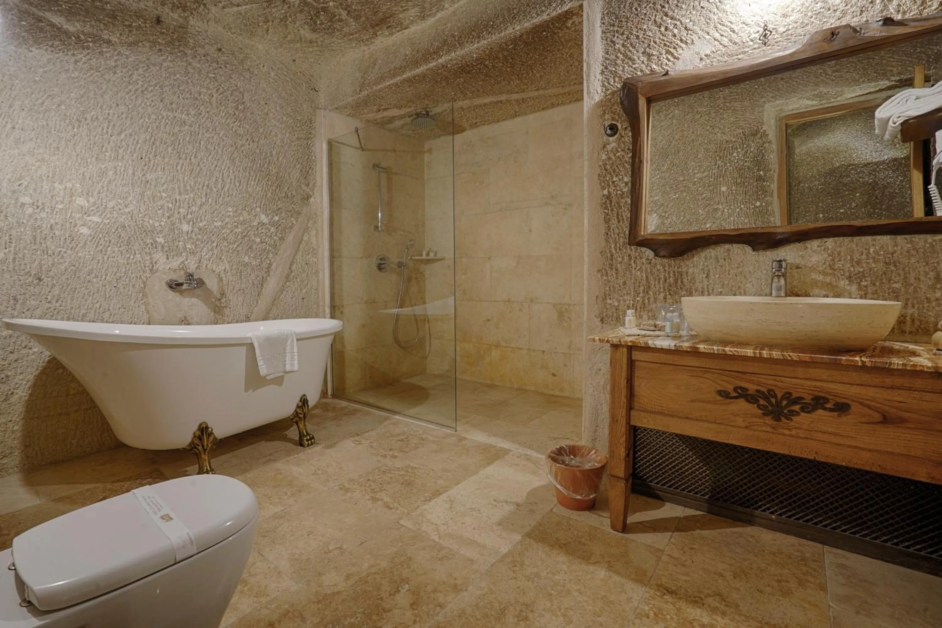 Bathroom in Hera Cave Suites