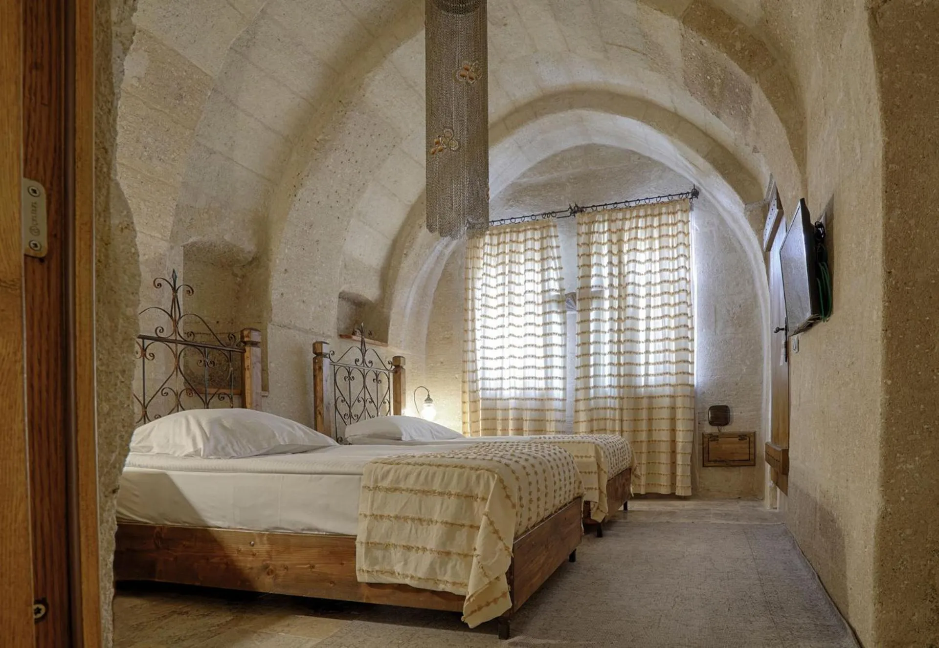 Bedroom, Bed in Hera Cave Suites