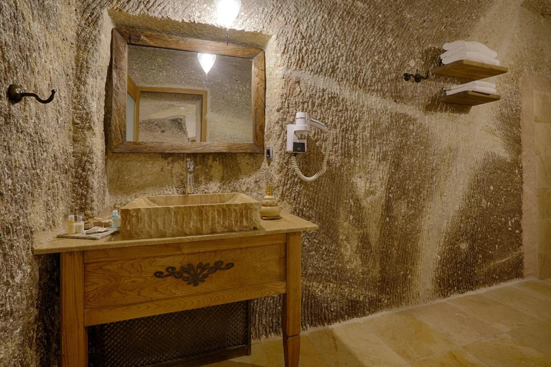 Bathroom in Hera Cave Suites