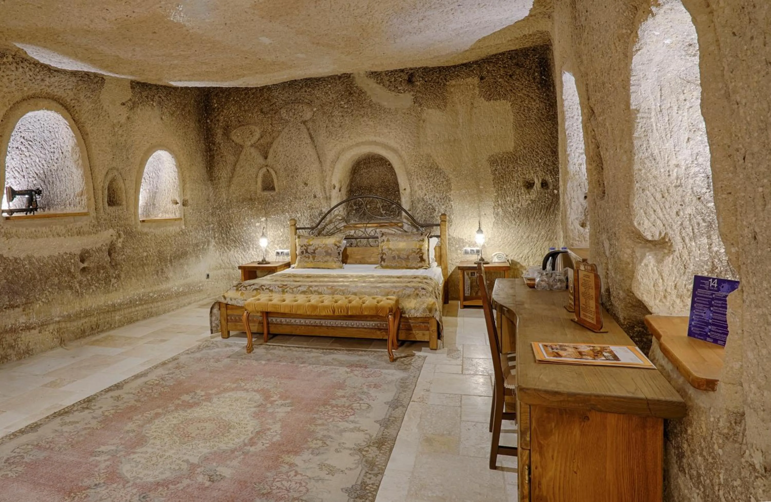 Photo of the whole room, Bed in Hera Cave Suites