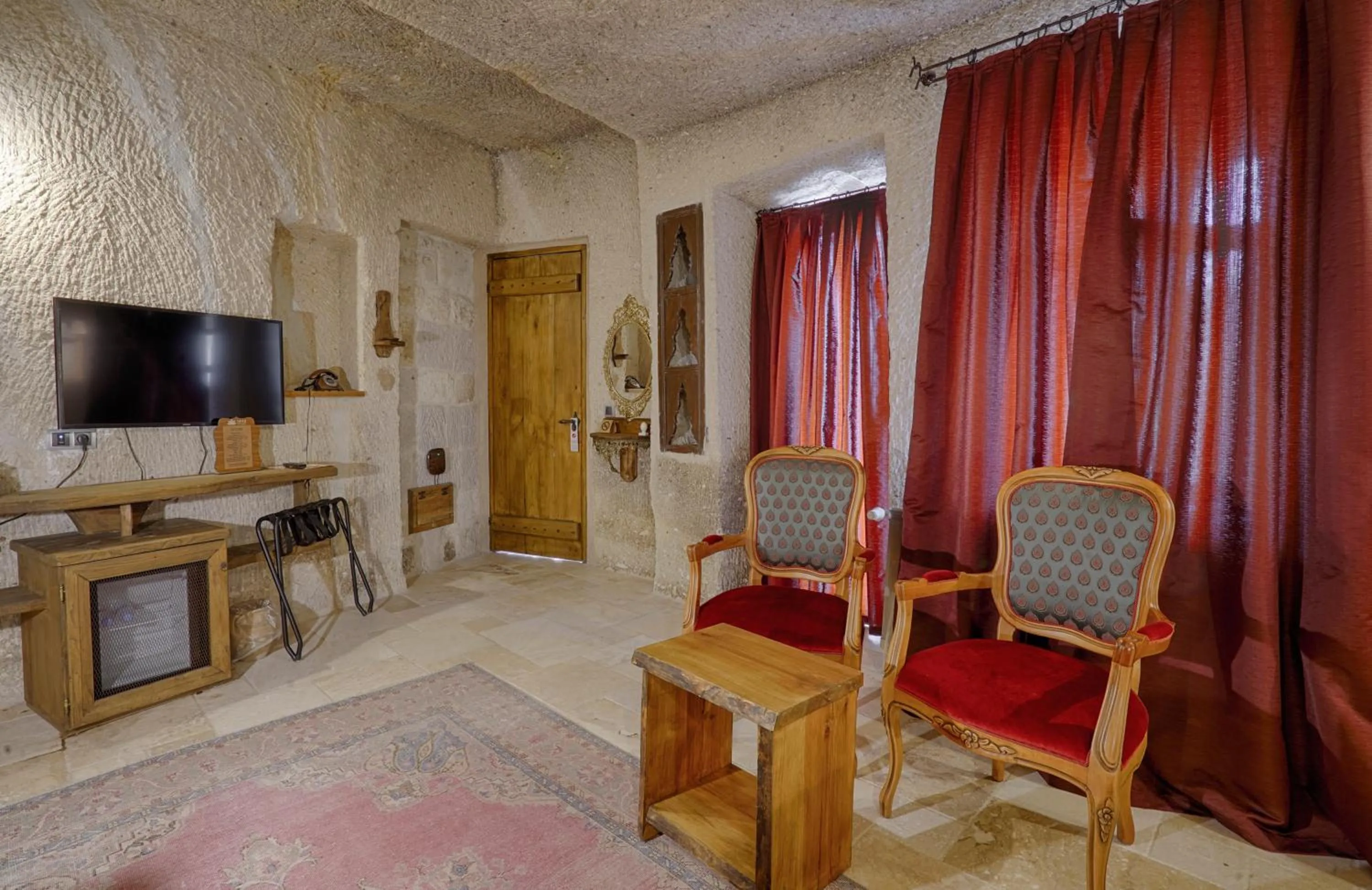 Seating area in Hera Cave Suites
