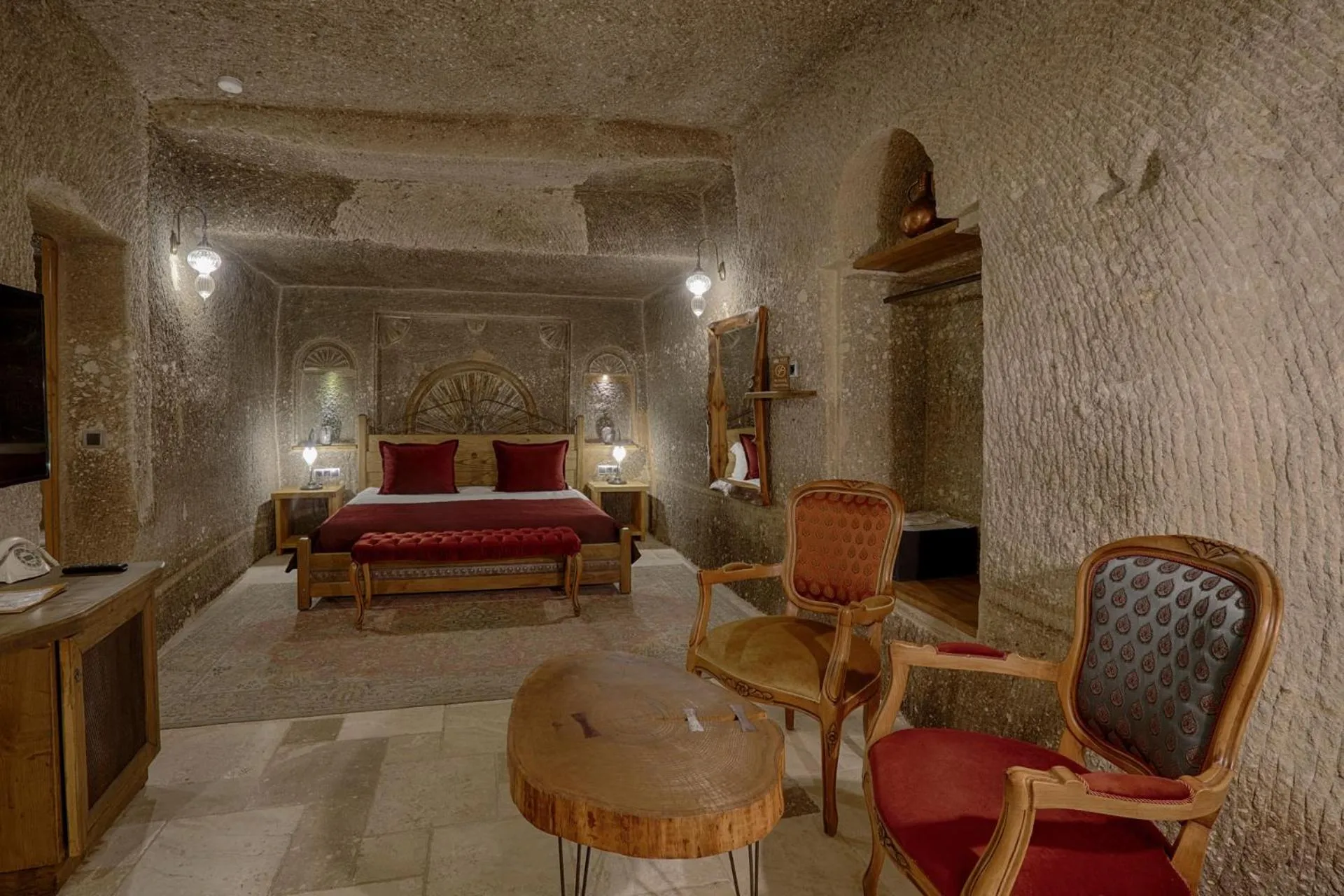 Photo of the whole room, Bed in Hera Cave Suites