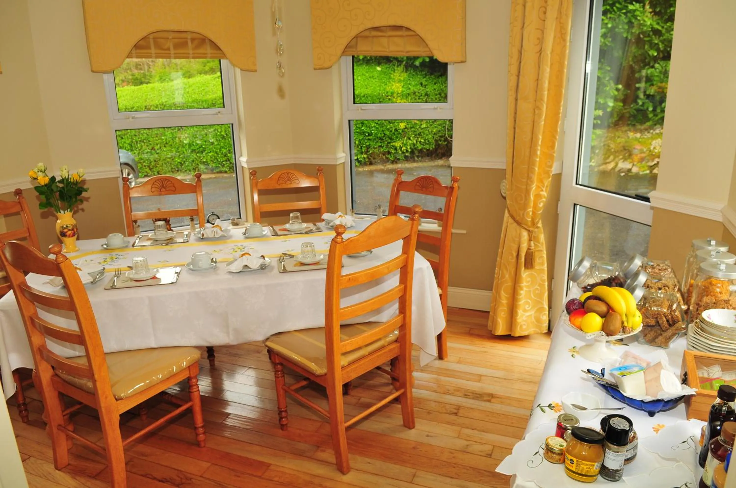 Dining area in Killererin House B&B