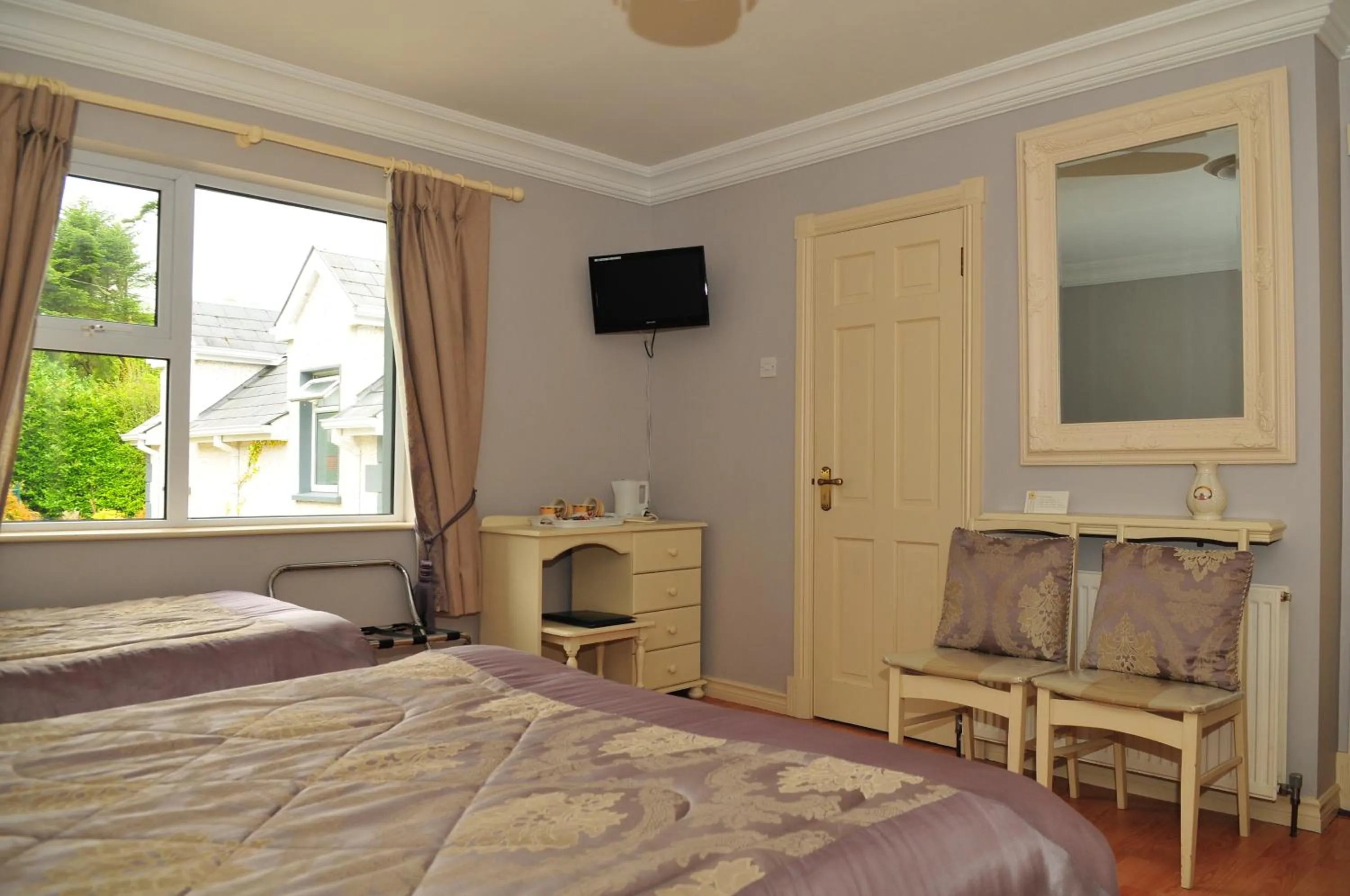 Bedroom in Killererin House B&B