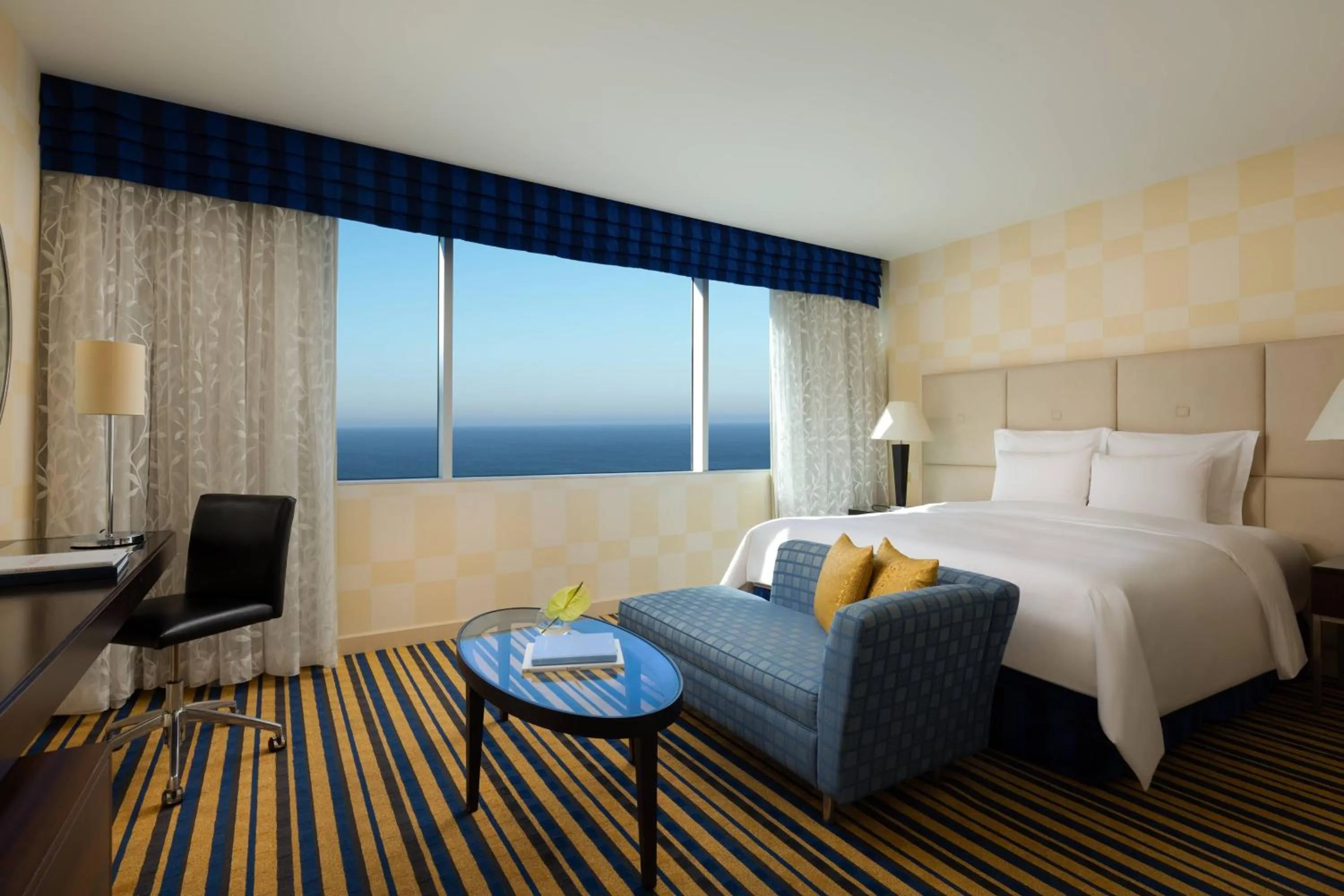 Photo of the whole room, Bed in Renaissance by Sulo